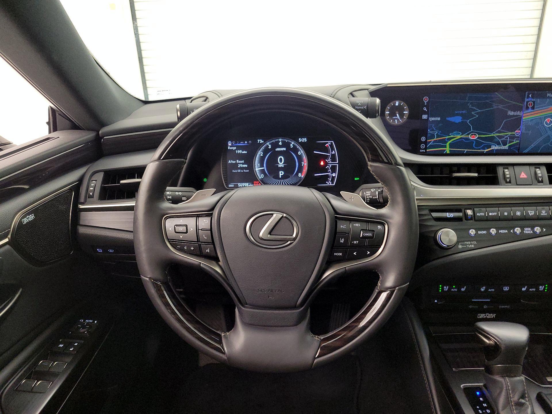 Thumbnail: 2021 Lexus ES - 10