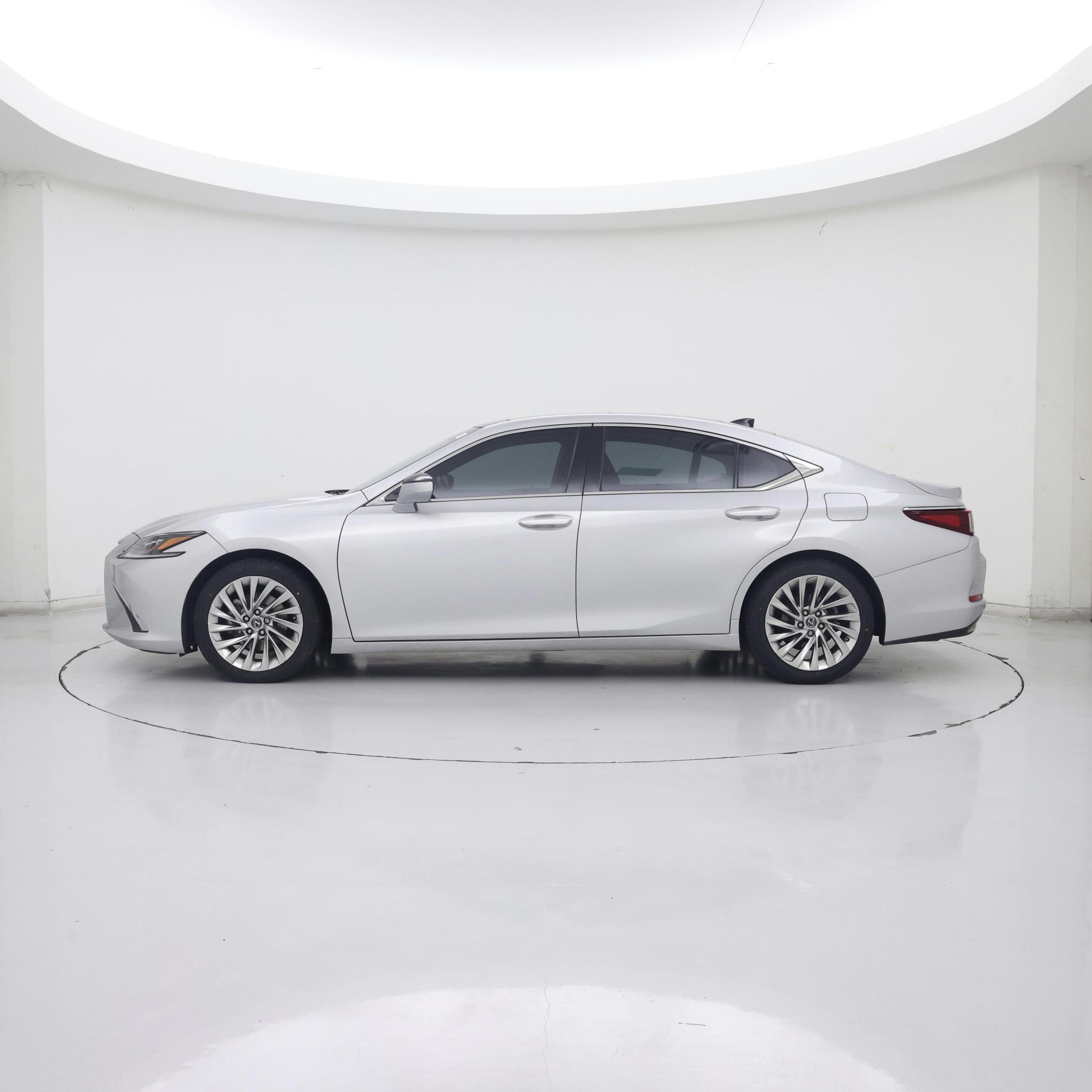 Thumbnail: 2021 Lexus ES - 3
