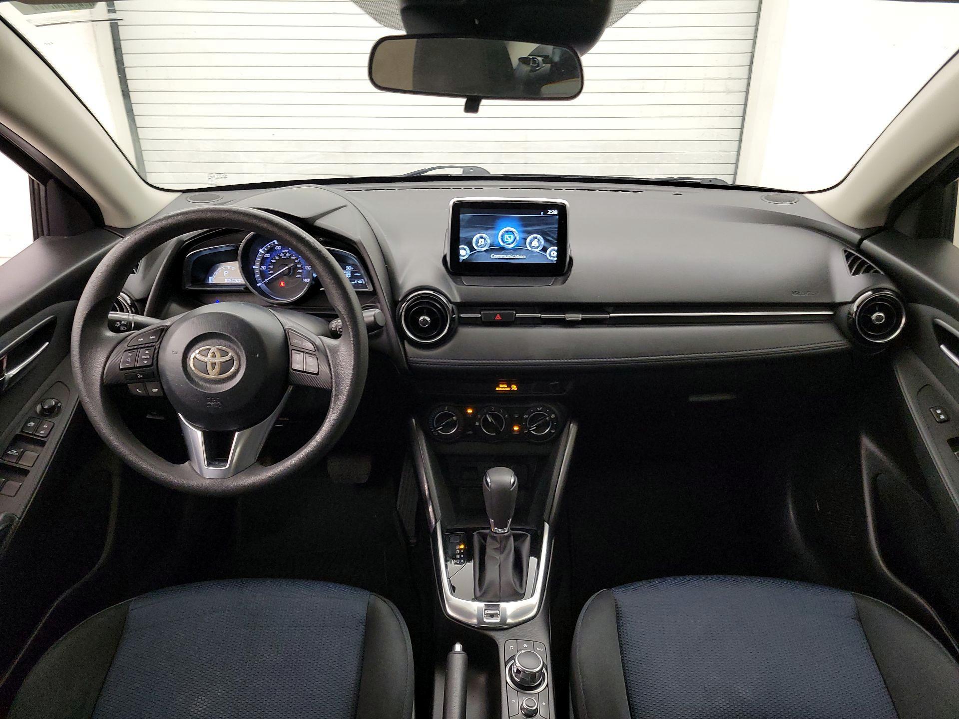 Thumbnail: 2017 Toyota Yaris iA - 9