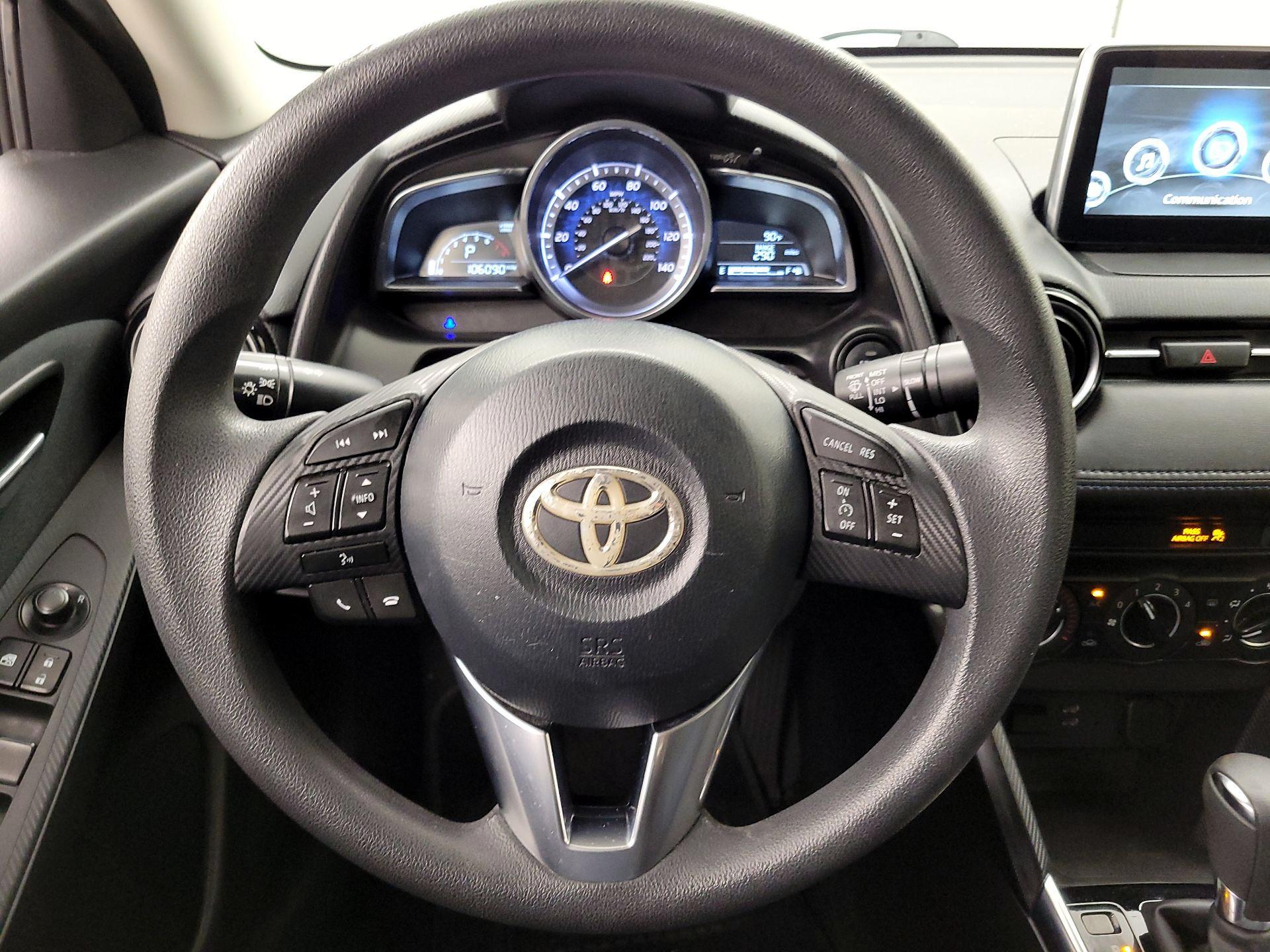 Thumbnail: 2017 Toyota Yaris iA - 10
