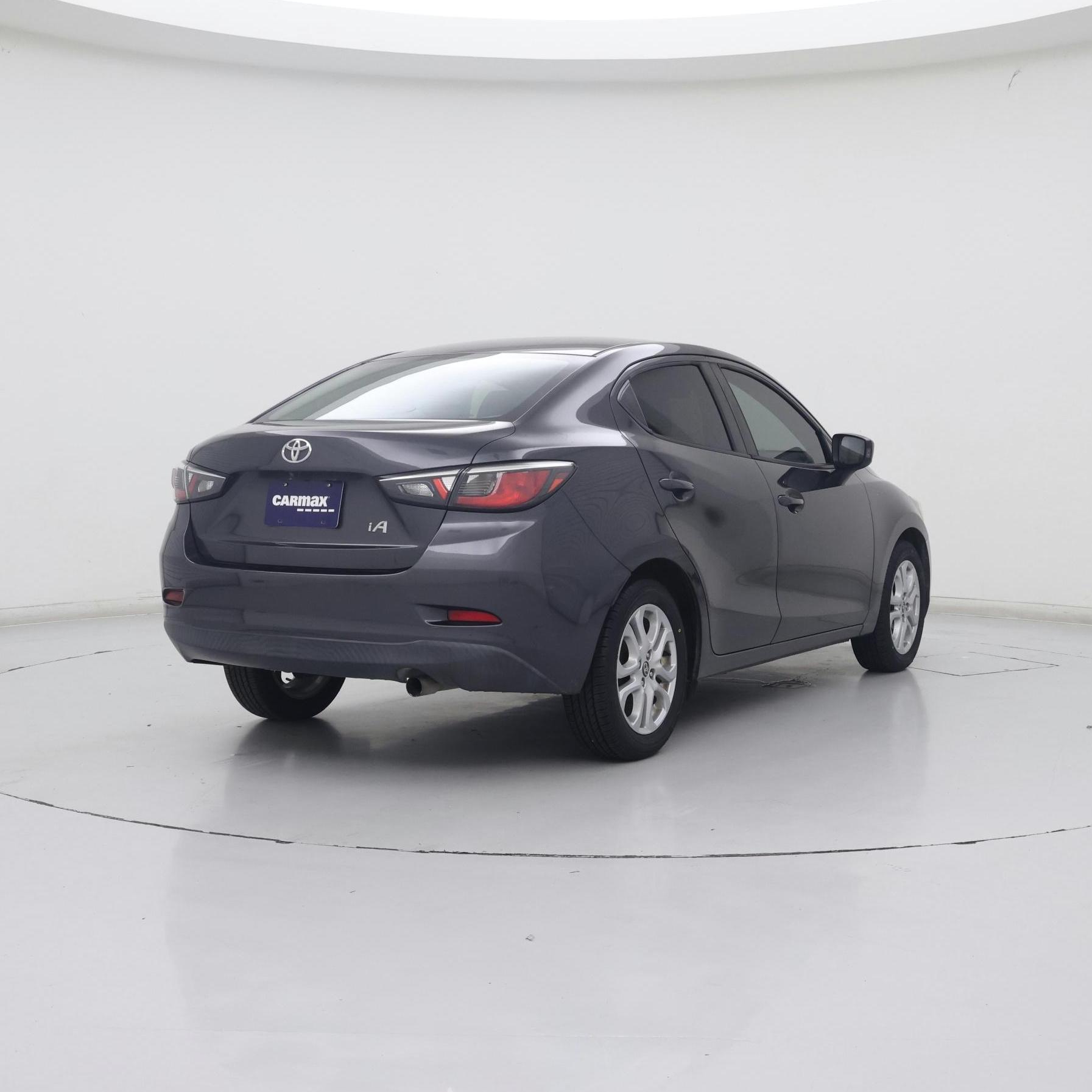 Thumbnail: 2017 Toyota Yaris iA - 8