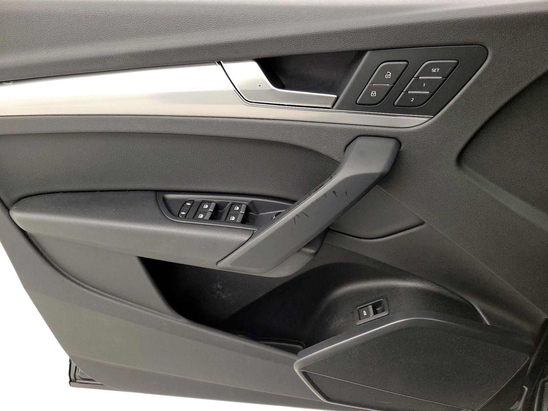 Thumbnail: 2020 Audi Q5 - 12
