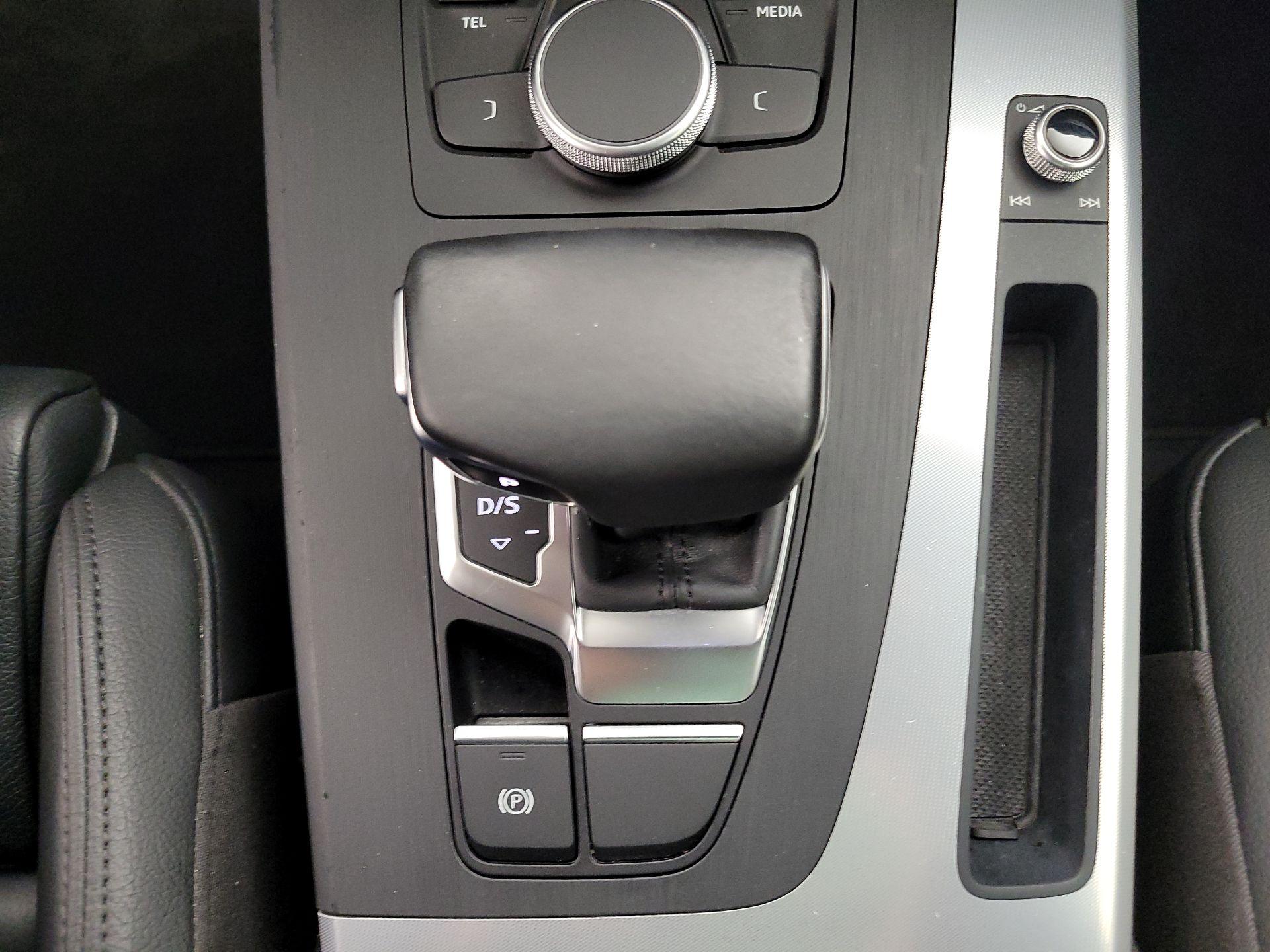 Thumbnail: 2020 Audi Q5 - 17
