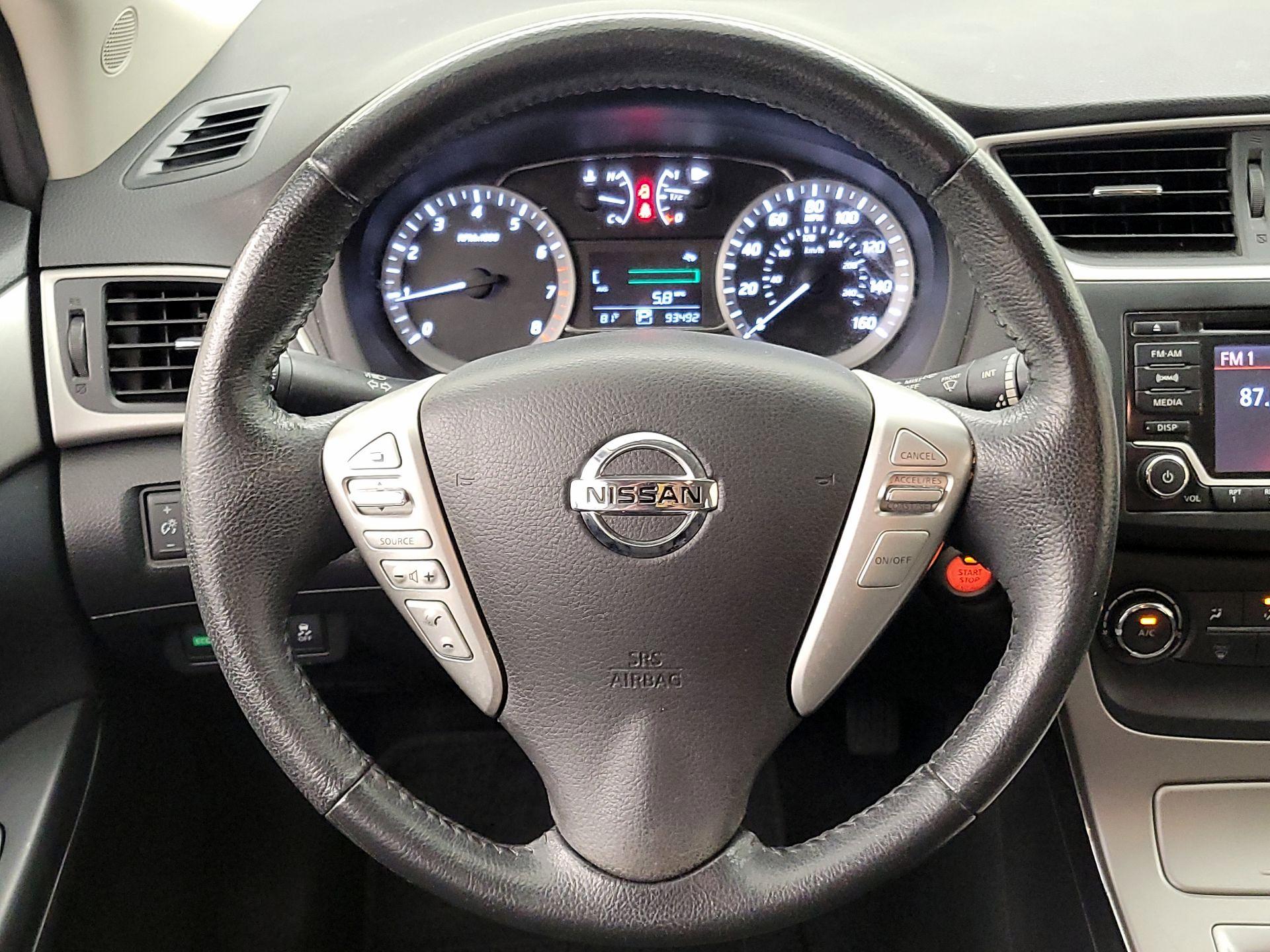 Thumbnail: 2015 Nissan Sentra - 10