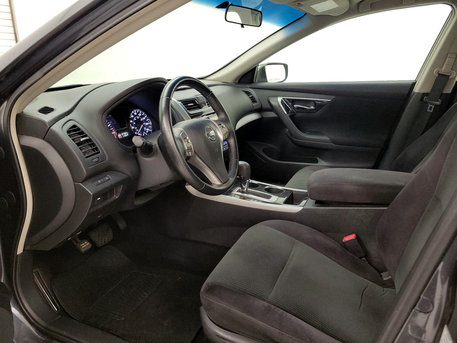 Thumbnail: 2013 Nissan Altima - 11