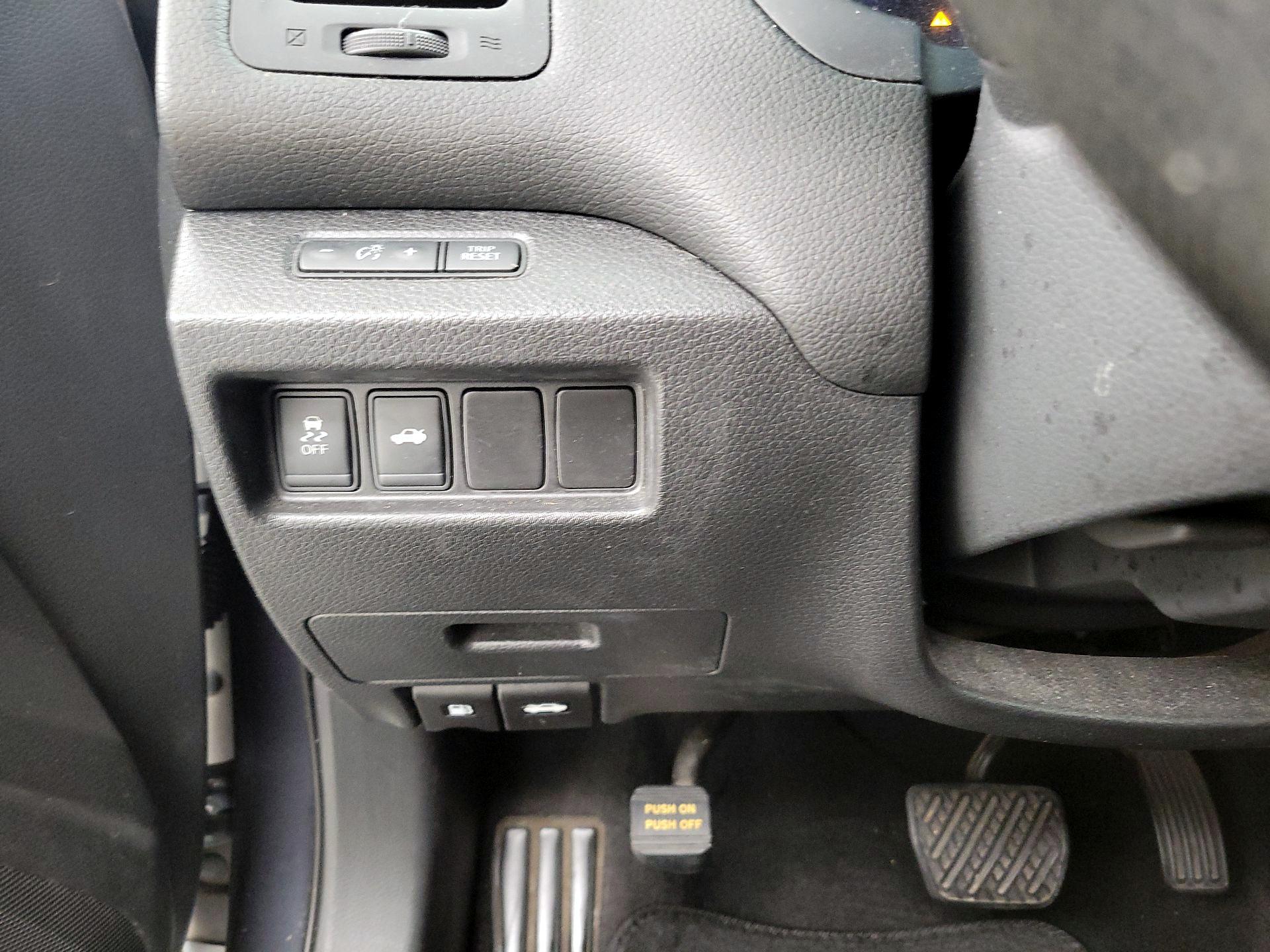 Thumbnail: 2013 Nissan Altima - 13