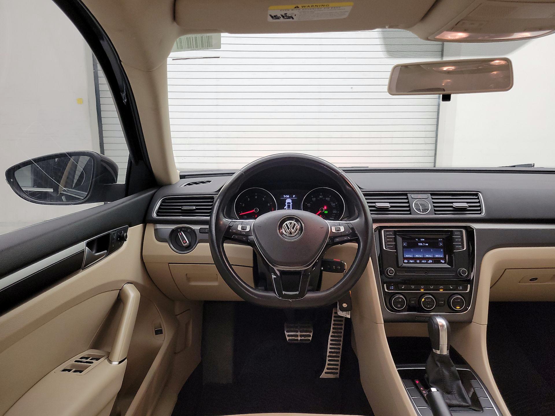 Thumbnail: 2016 Volkswagen Passat - 10