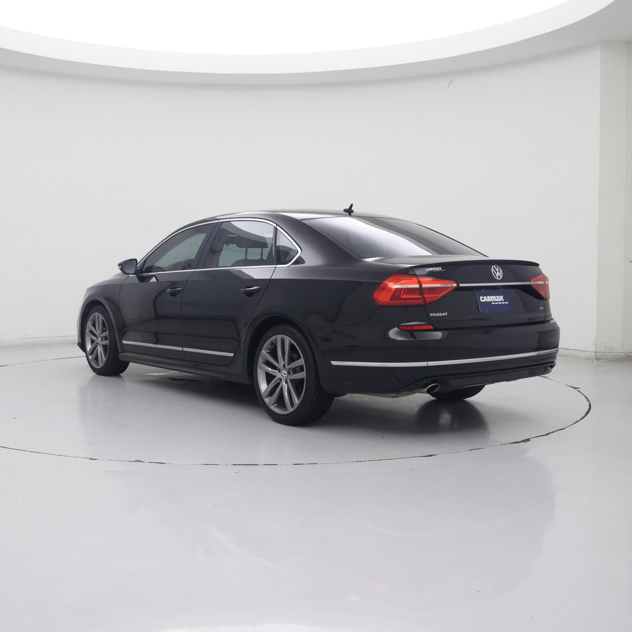Thumbnail: 2016 Volkswagen Passat - 2