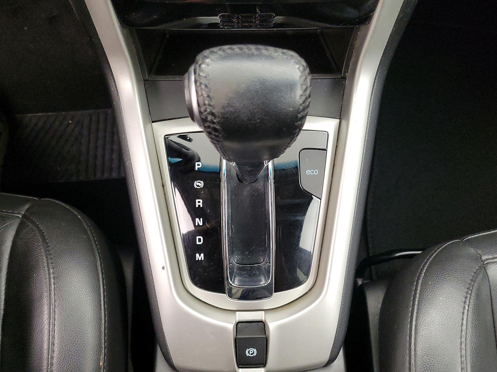 Thumbnail: 2014 Chevrolet Captiva Sport - 16