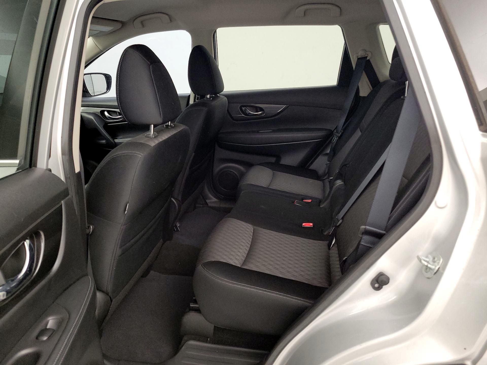 Thumbnail: 2017 Nissan Rogue - 19