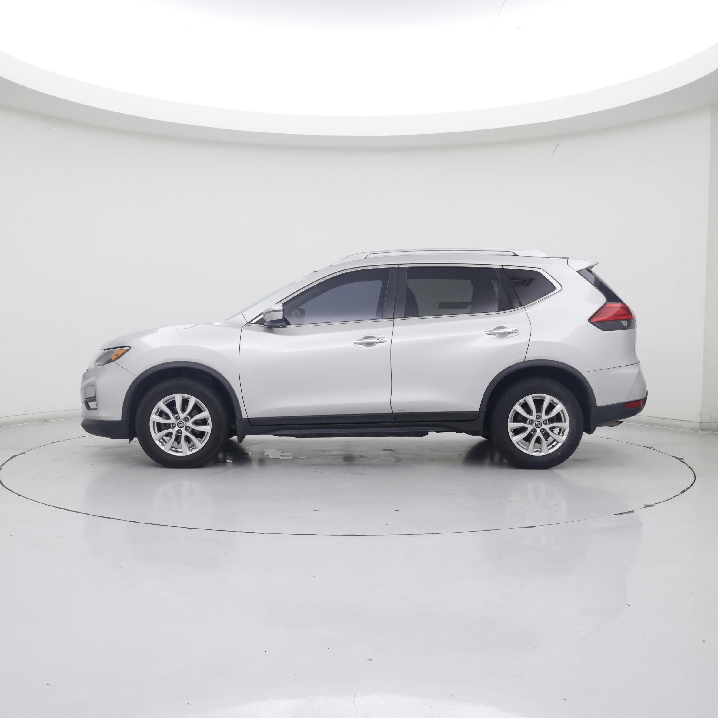Thumbnail: 2017 Nissan Rogue - 3