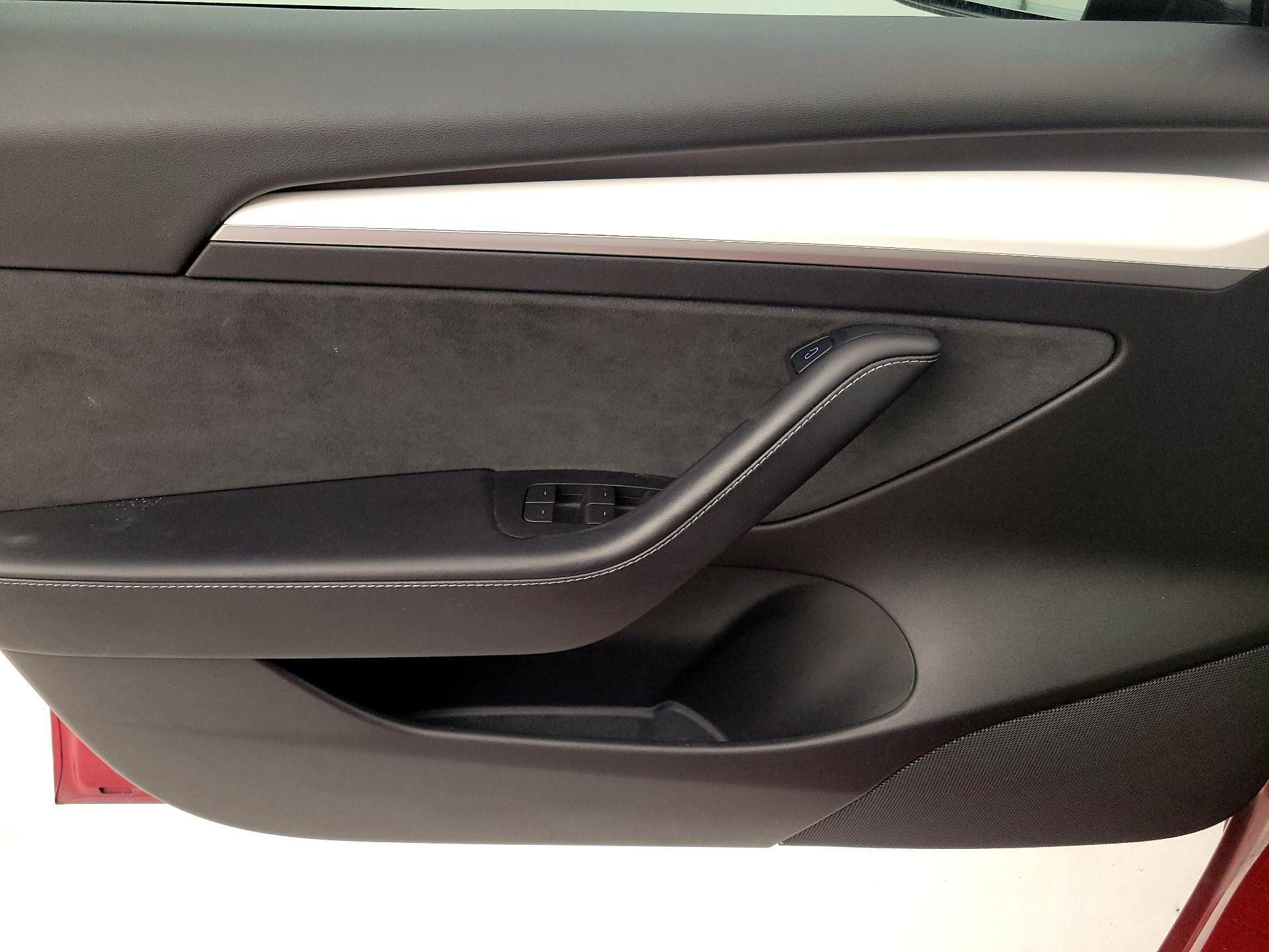 Thumbnail: 2021 Tesla Model 3 - 12