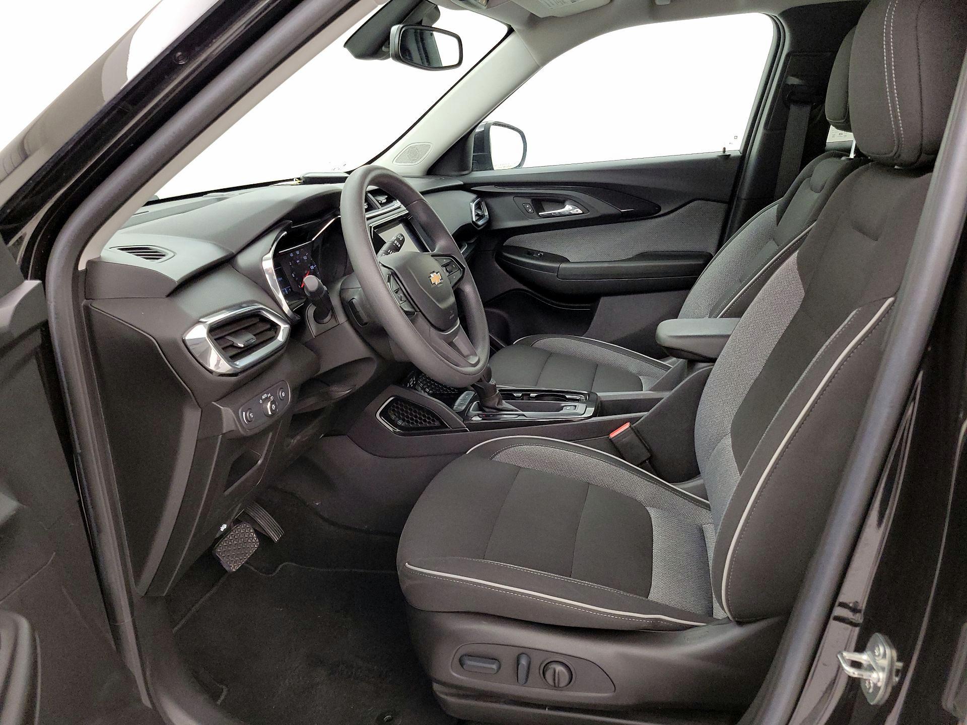 Thumbnail: 2023 Chevrolet TrailBlazer - 11