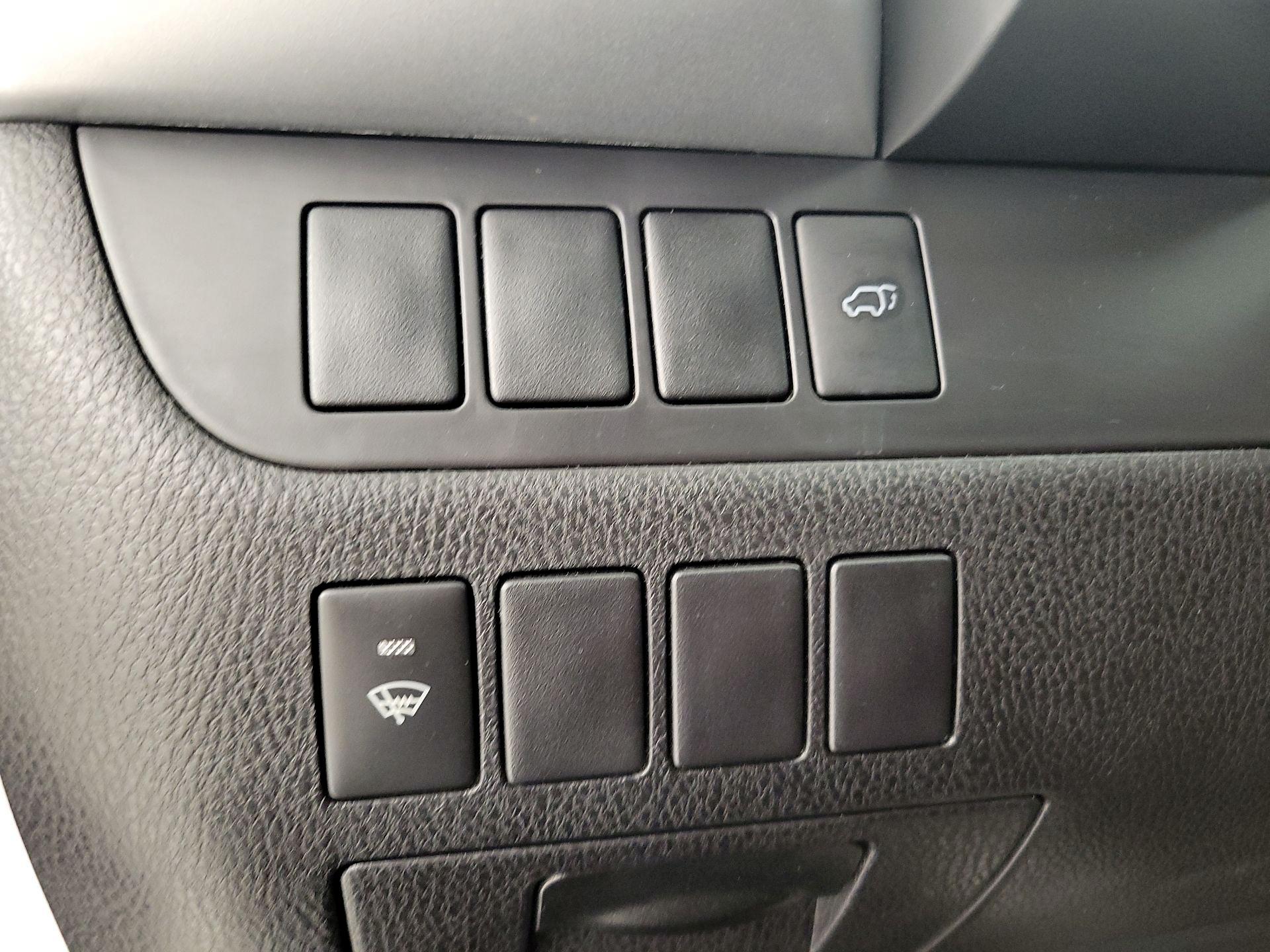 Thumbnail: 2016 Toyota Highlander - 13