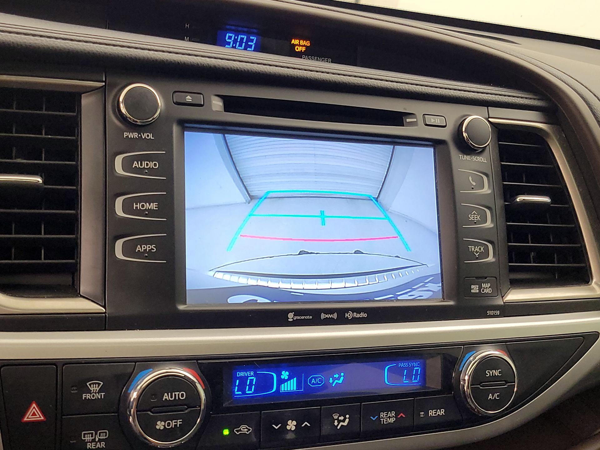 Thumbnail: 2016 Toyota Highlander - 15