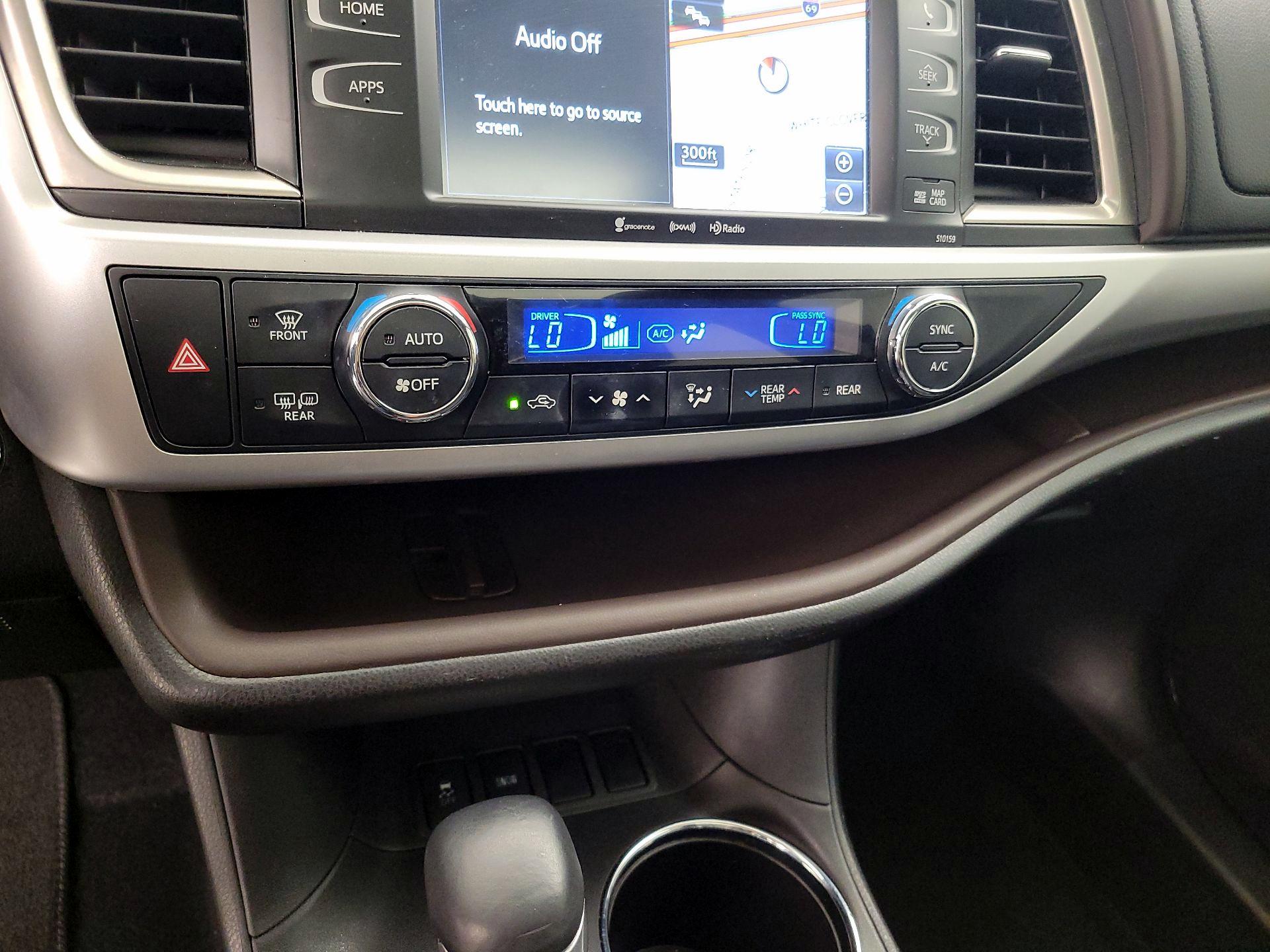 Thumbnail: 2016 Toyota Highlander - 17