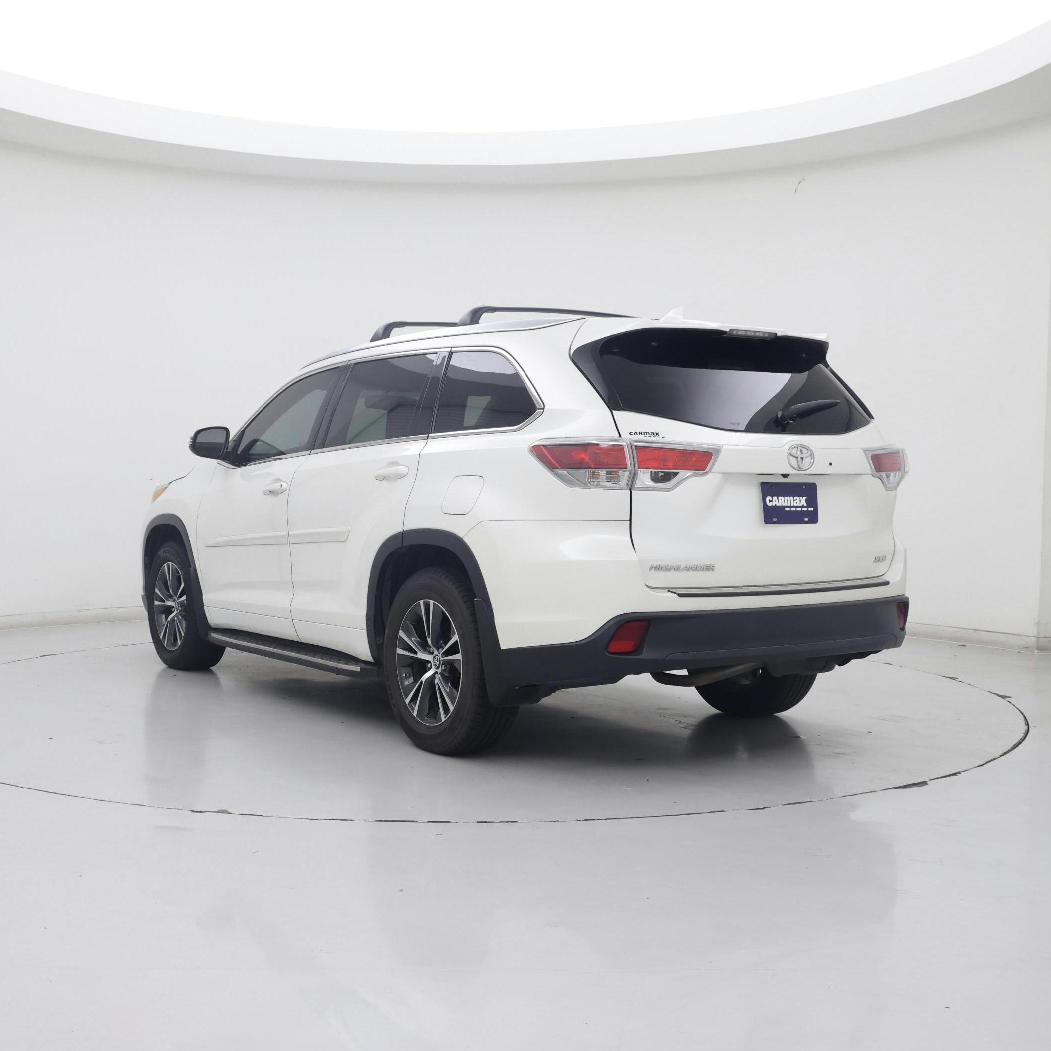 Thumbnail: 2016 Toyota Highlander - 2