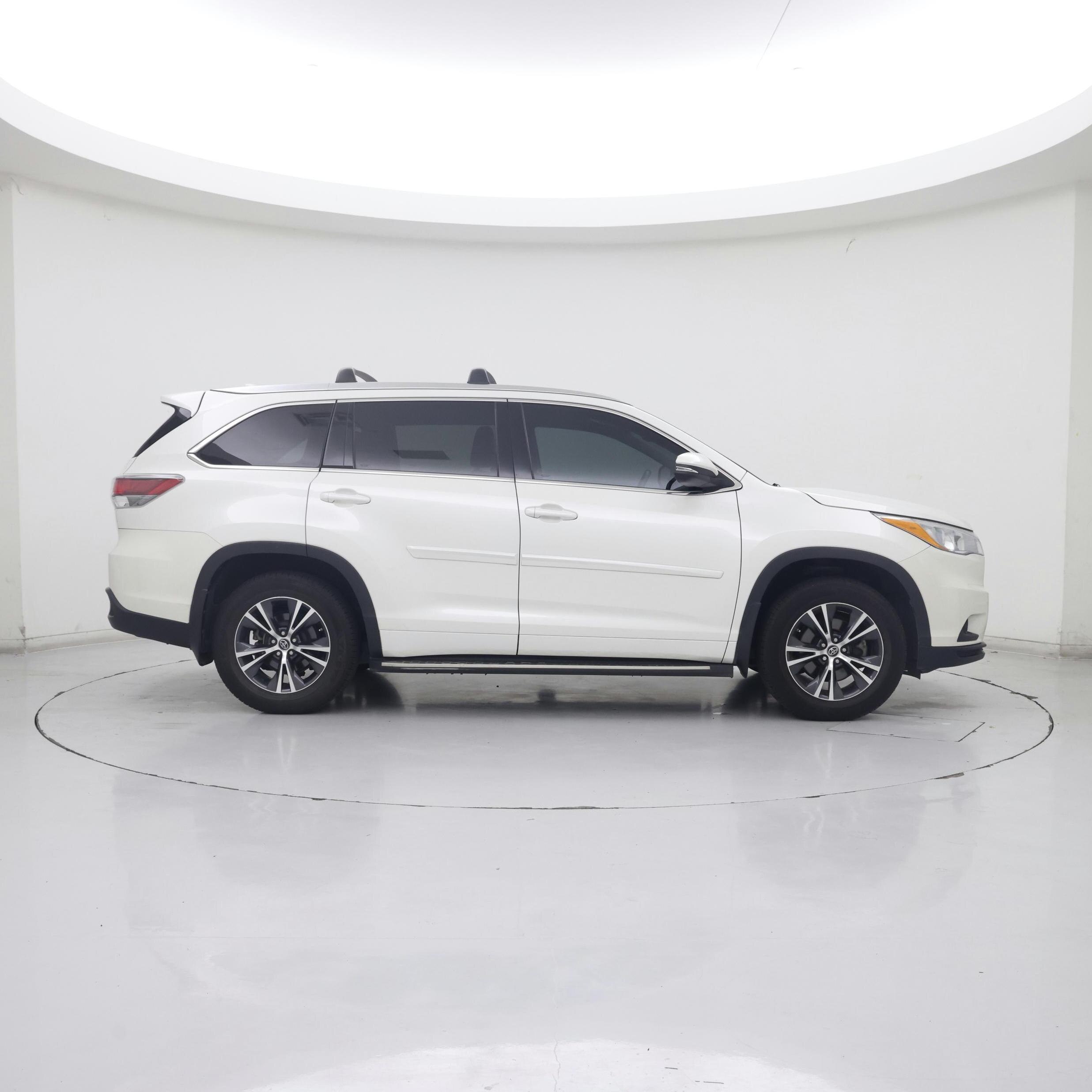 Thumbnail: 2016 Toyota Highlander - 7