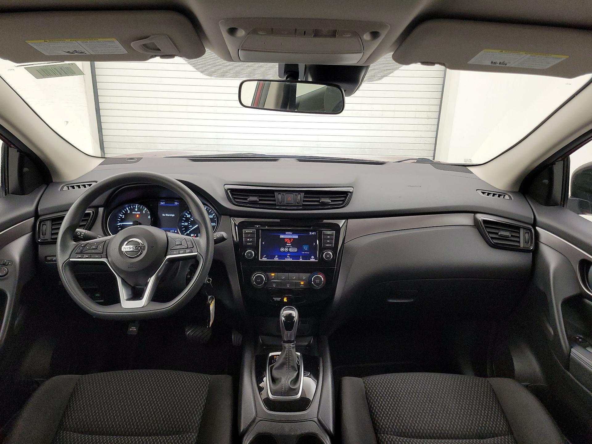Thumbnail: 2020 Nissan Rogue Sport - 9
