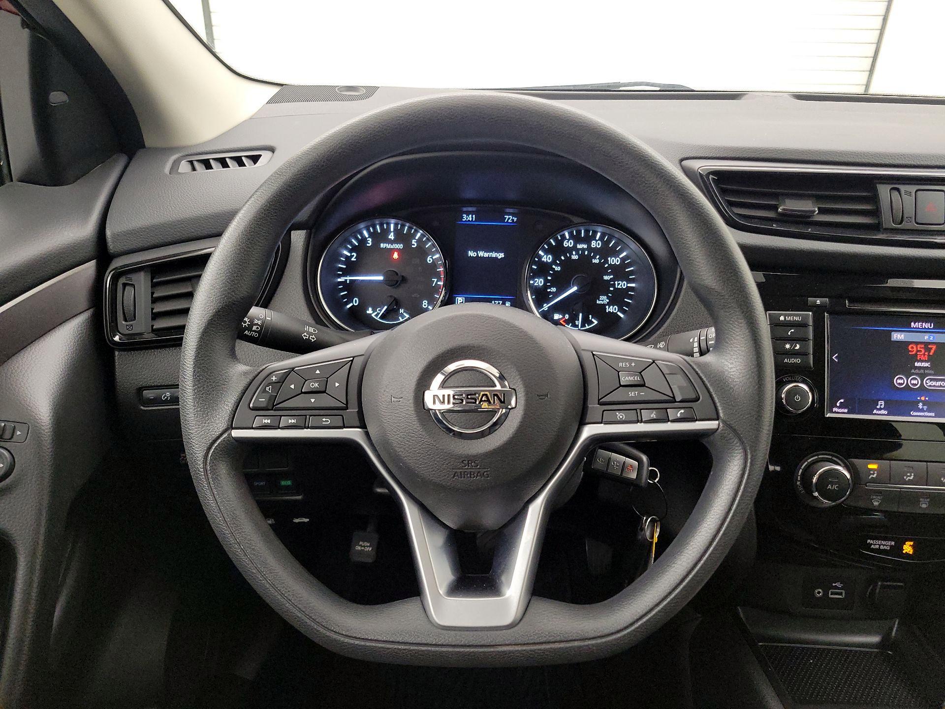 Thumbnail: 2020 Nissan Rogue Sport - 10