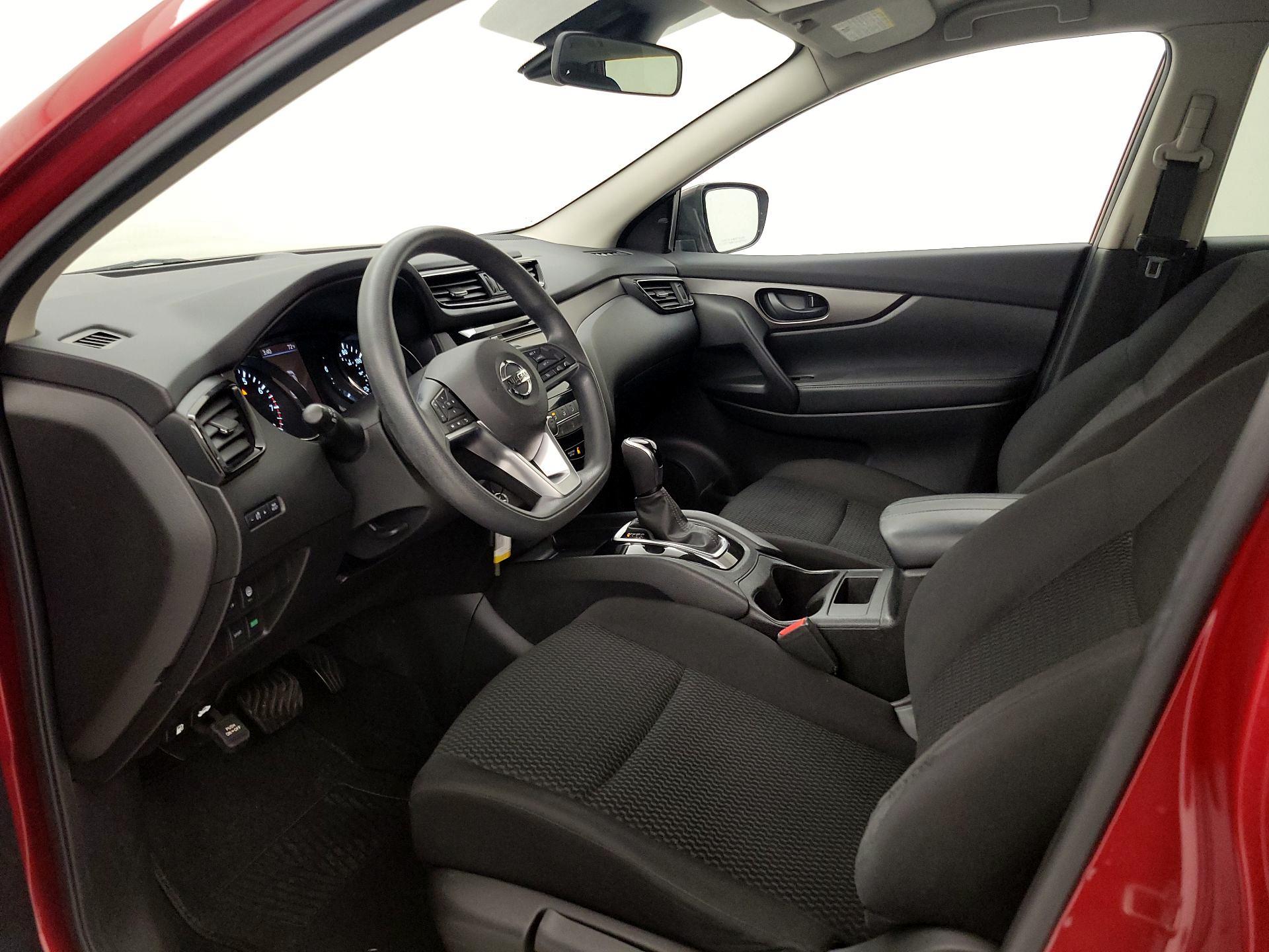 Thumbnail: 2020 Nissan Rogue Sport - 11