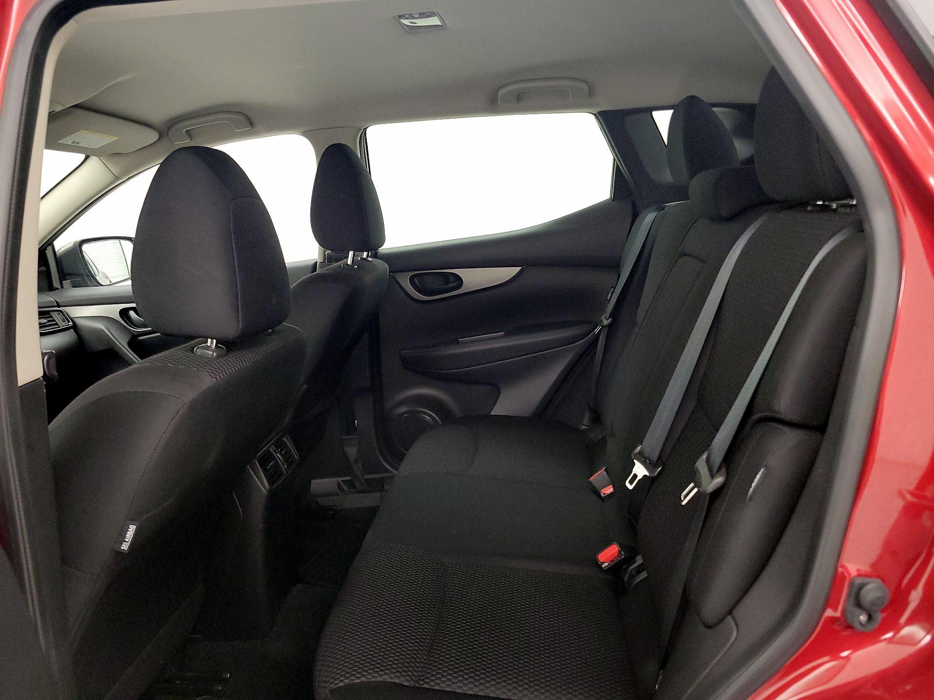 Thumbnail: 2020 Nissan Rogue Sport - 19
