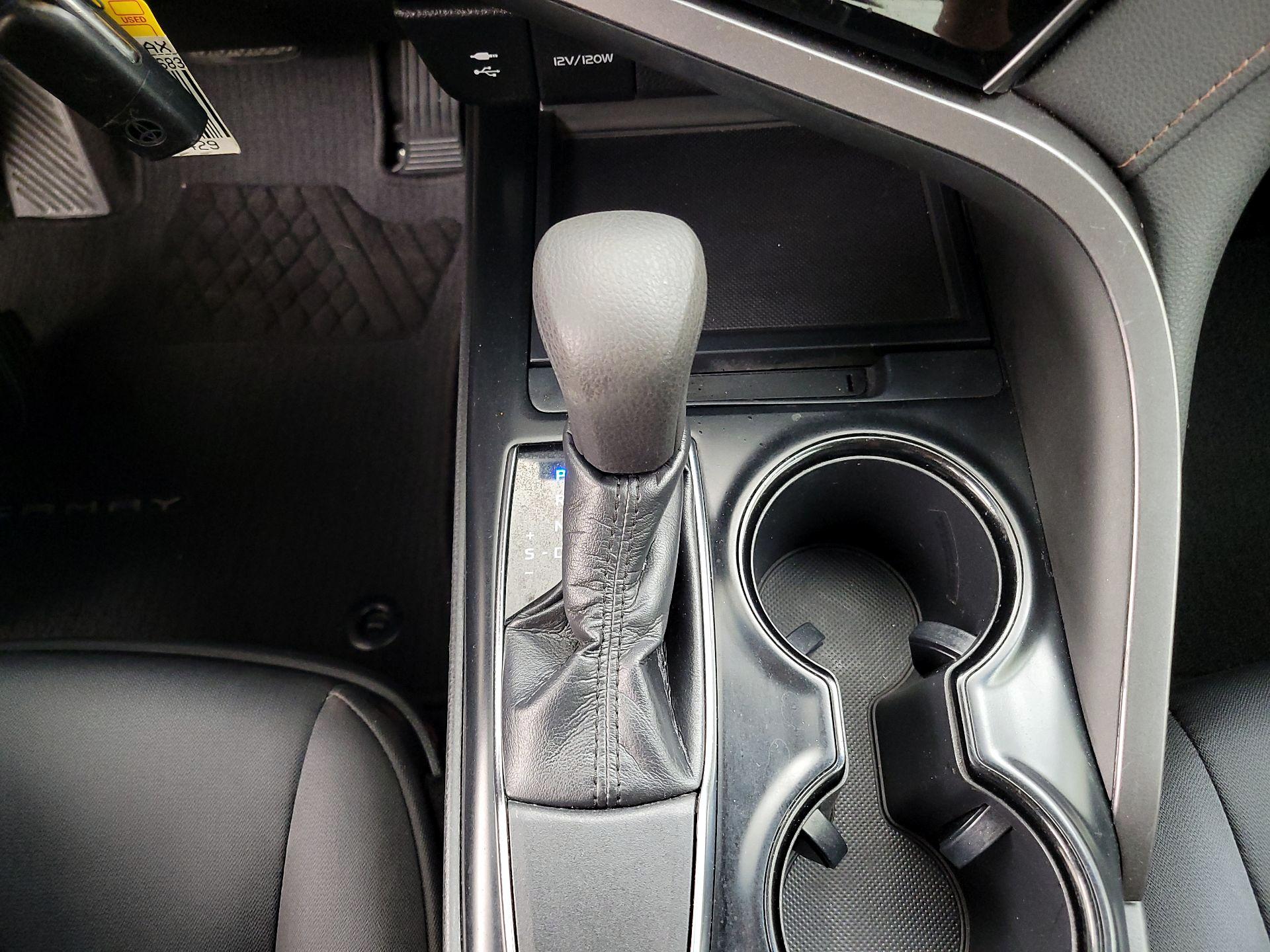 Thumbnail: 2019 Toyota Camry - 17