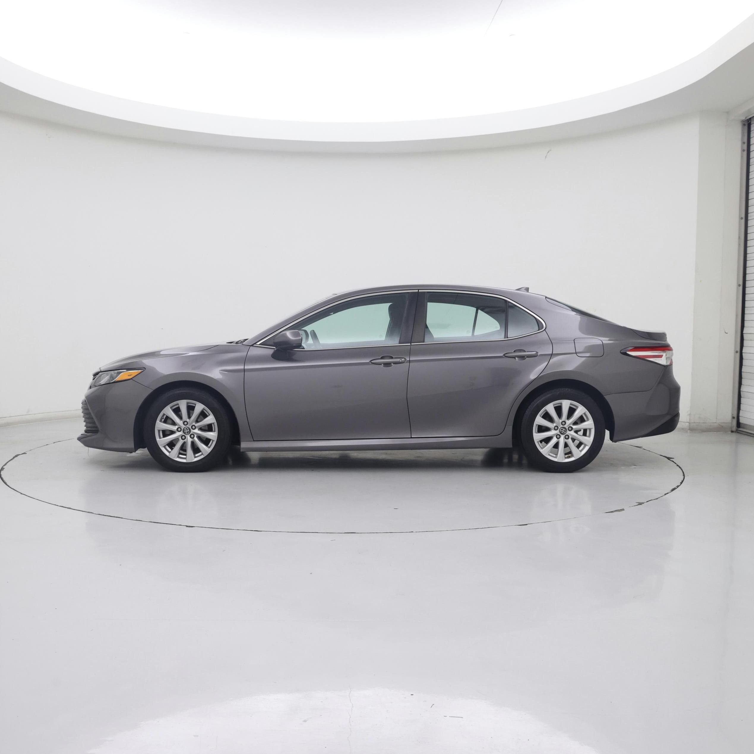 Thumbnail: 2019 Toyota Camry - 3
