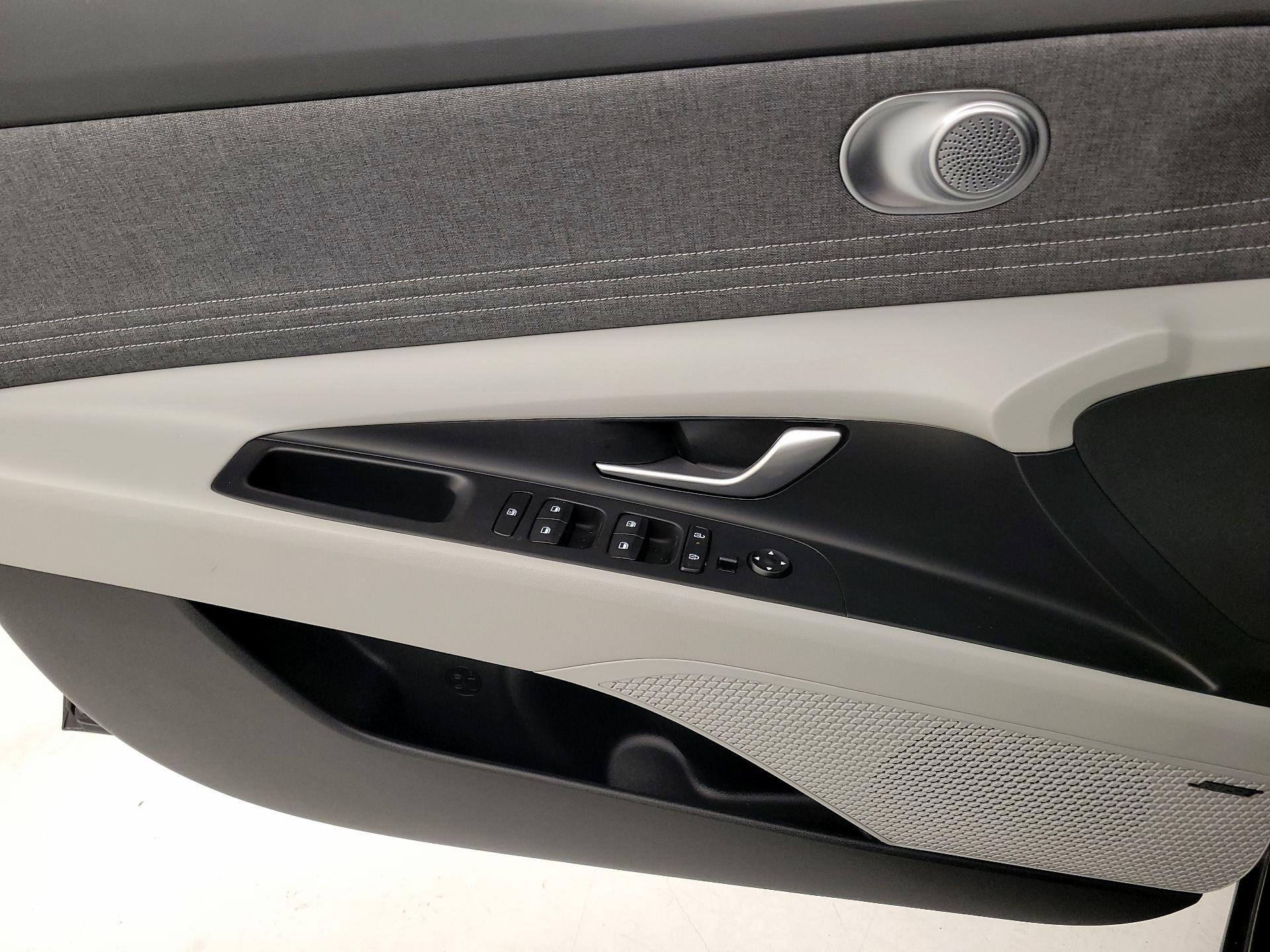 Thumbnail: 2024 Hyundai Elantra - 12