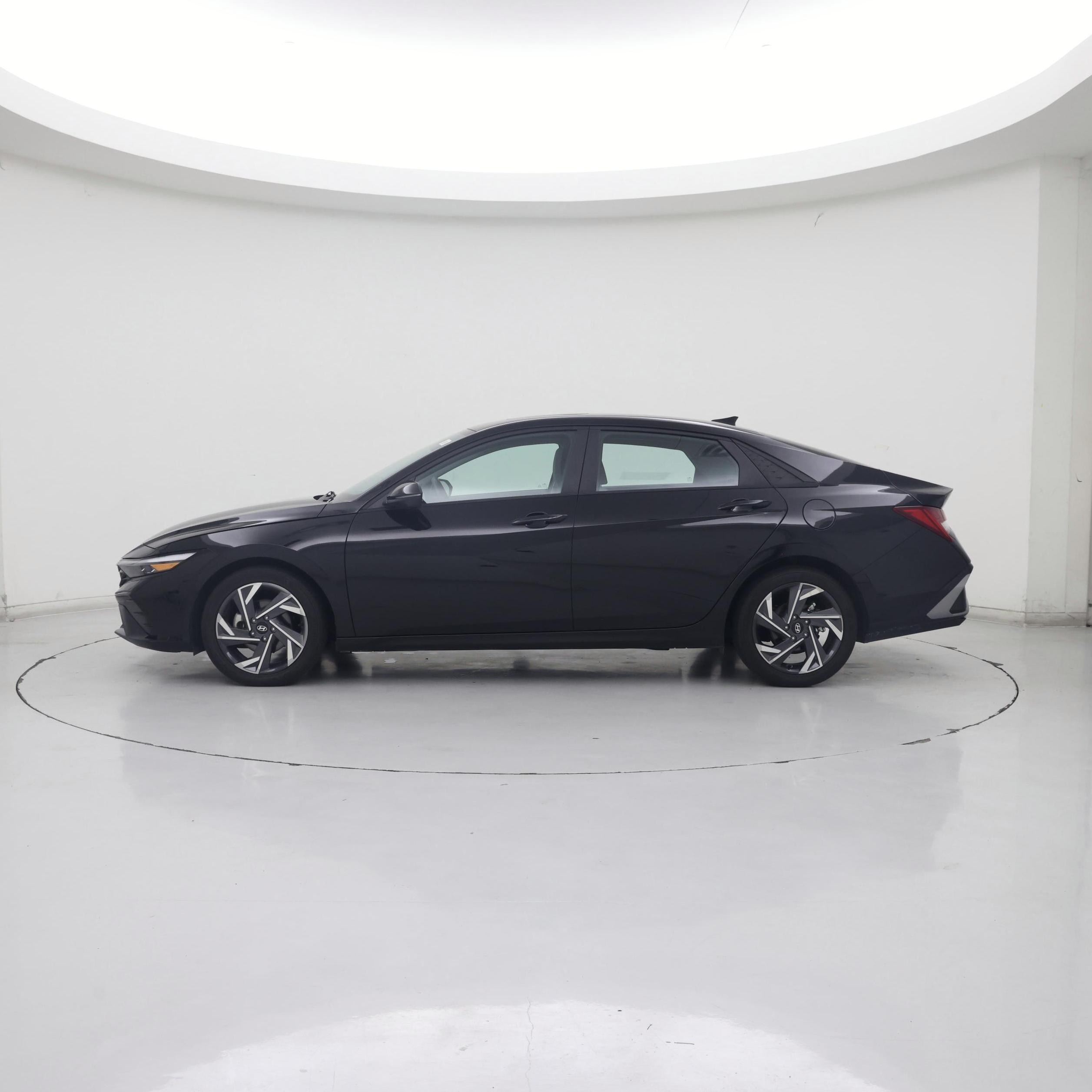 Thumbnail: 2024 Hyundai Elantra - 3