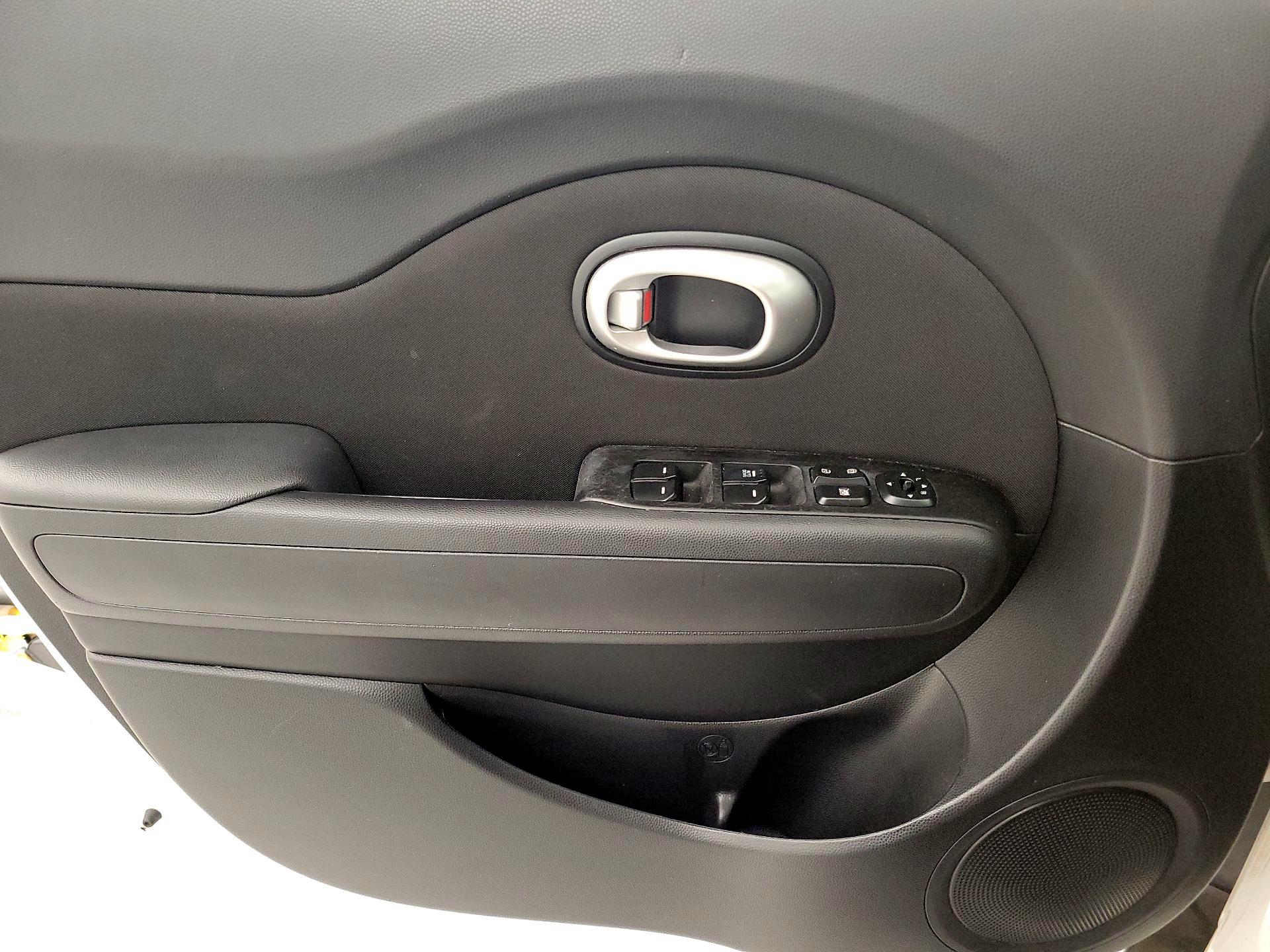 Thumbnail: 2016 Kia Soul - 12