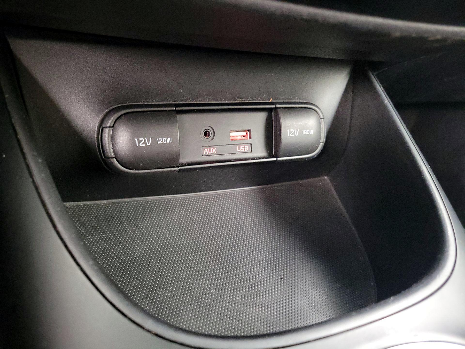 Thumbnail: 2016 Kia Soul - 18