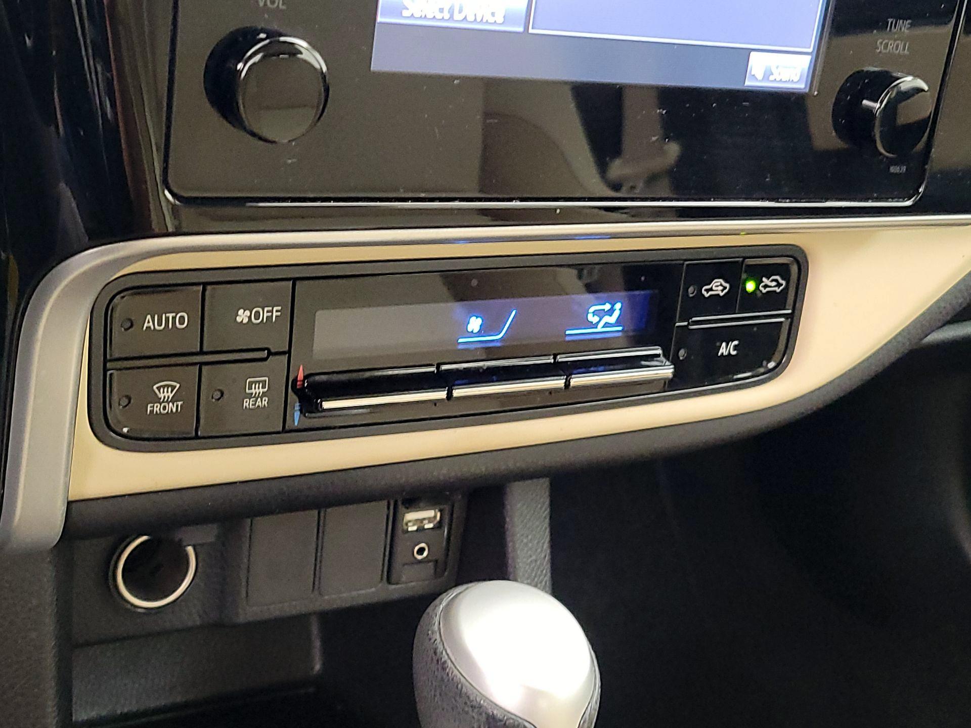 Thumbnail: 2017 Toyota Corolla - 16