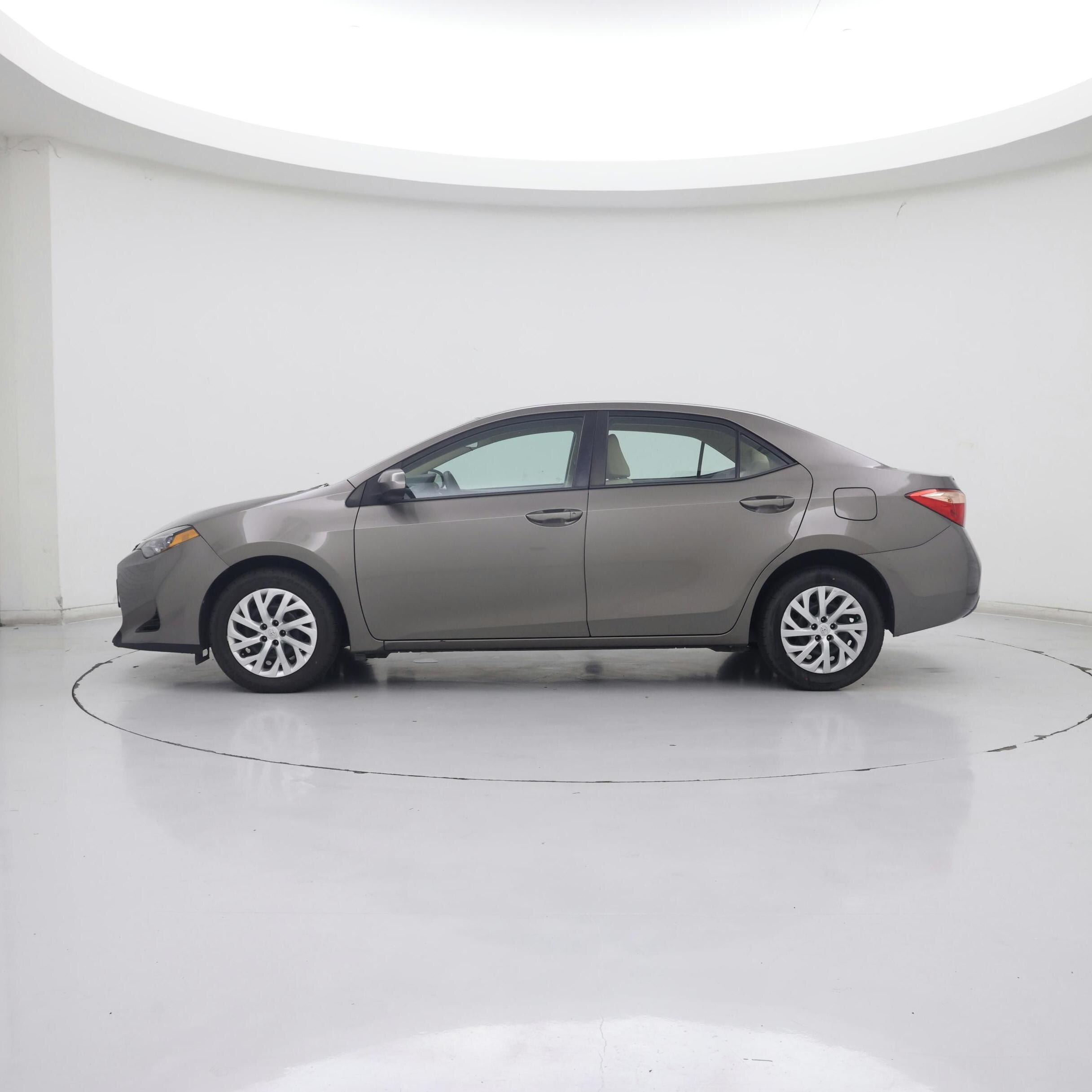Thumbnail: 2017 Toyota Corolla - 3