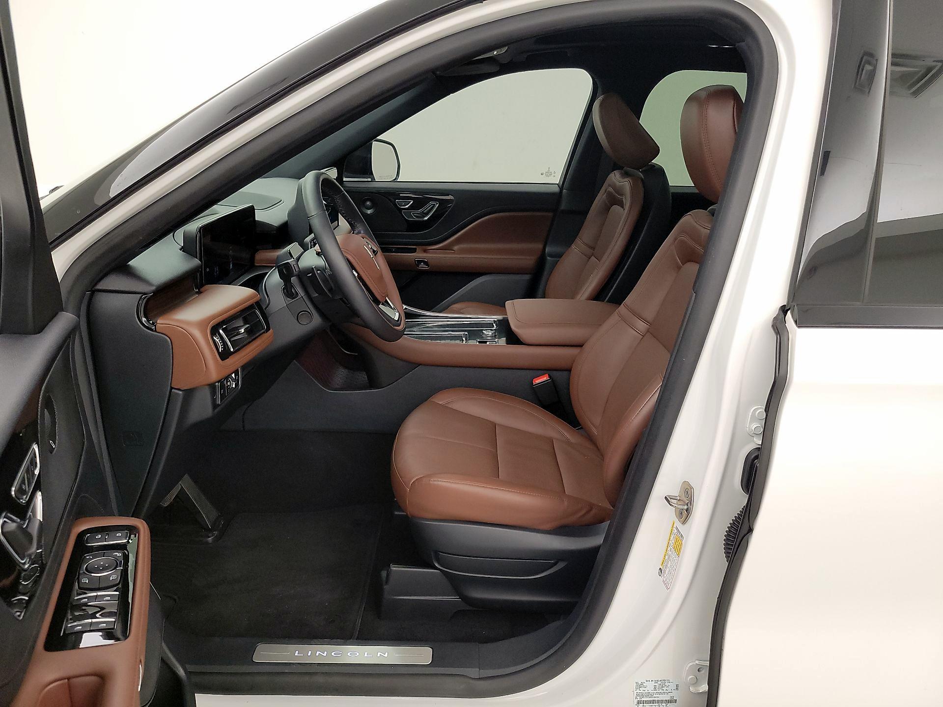 Thumbnail: 2025 Lincoln Aviator - 11