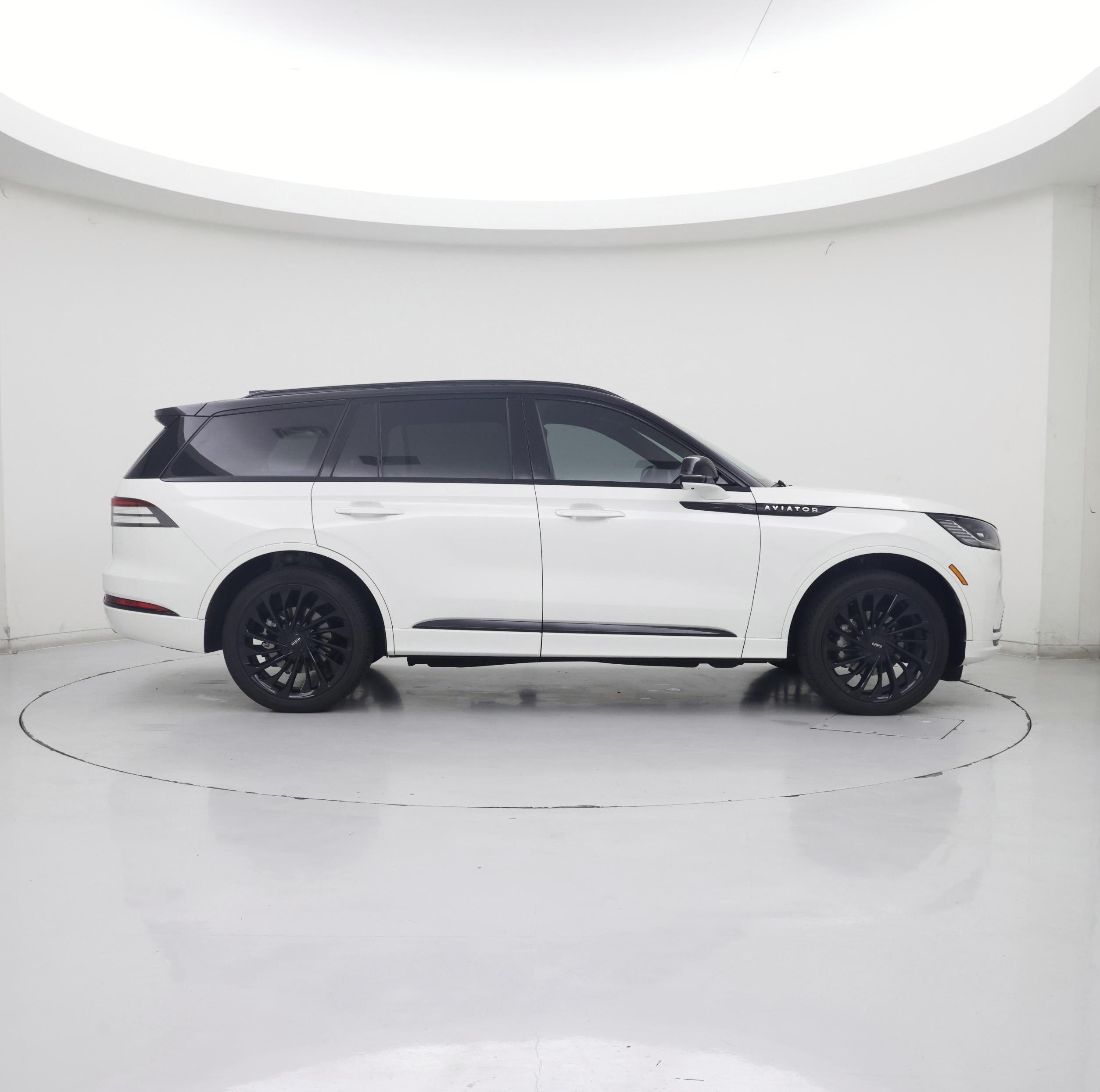 Thumbnail: 2025 Lincoln Aviator - 7