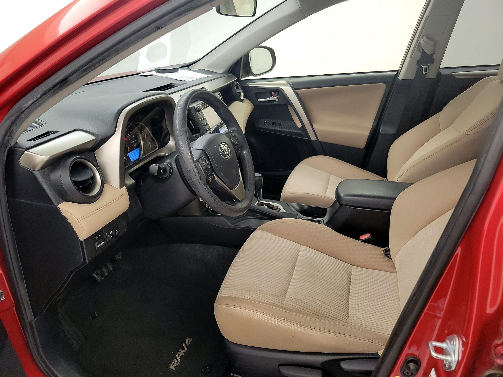 Thumbnail: 2015 Toyota RAV4 - 11