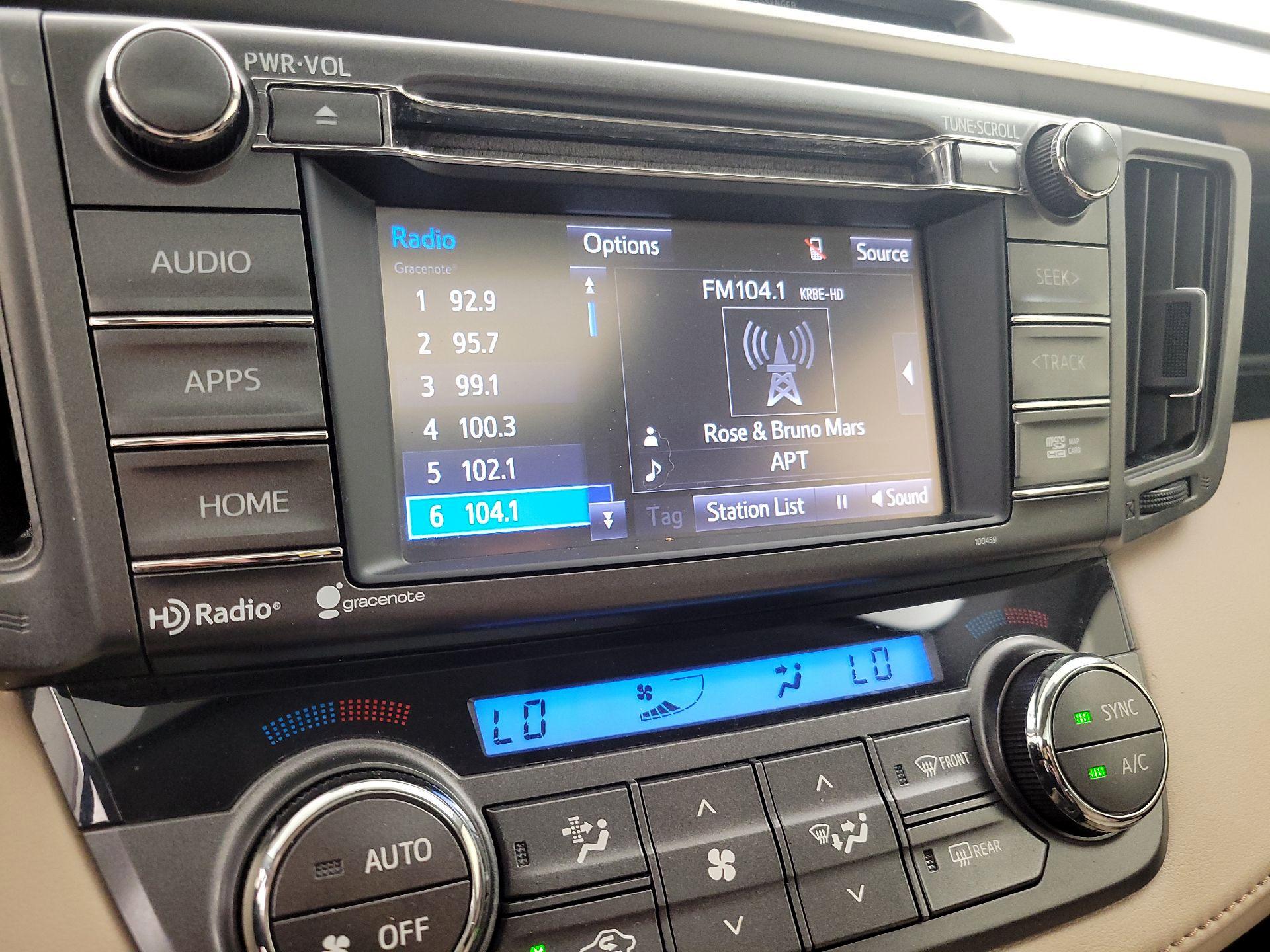 Thumbnail: 2015 Toyota RAV4 - 16