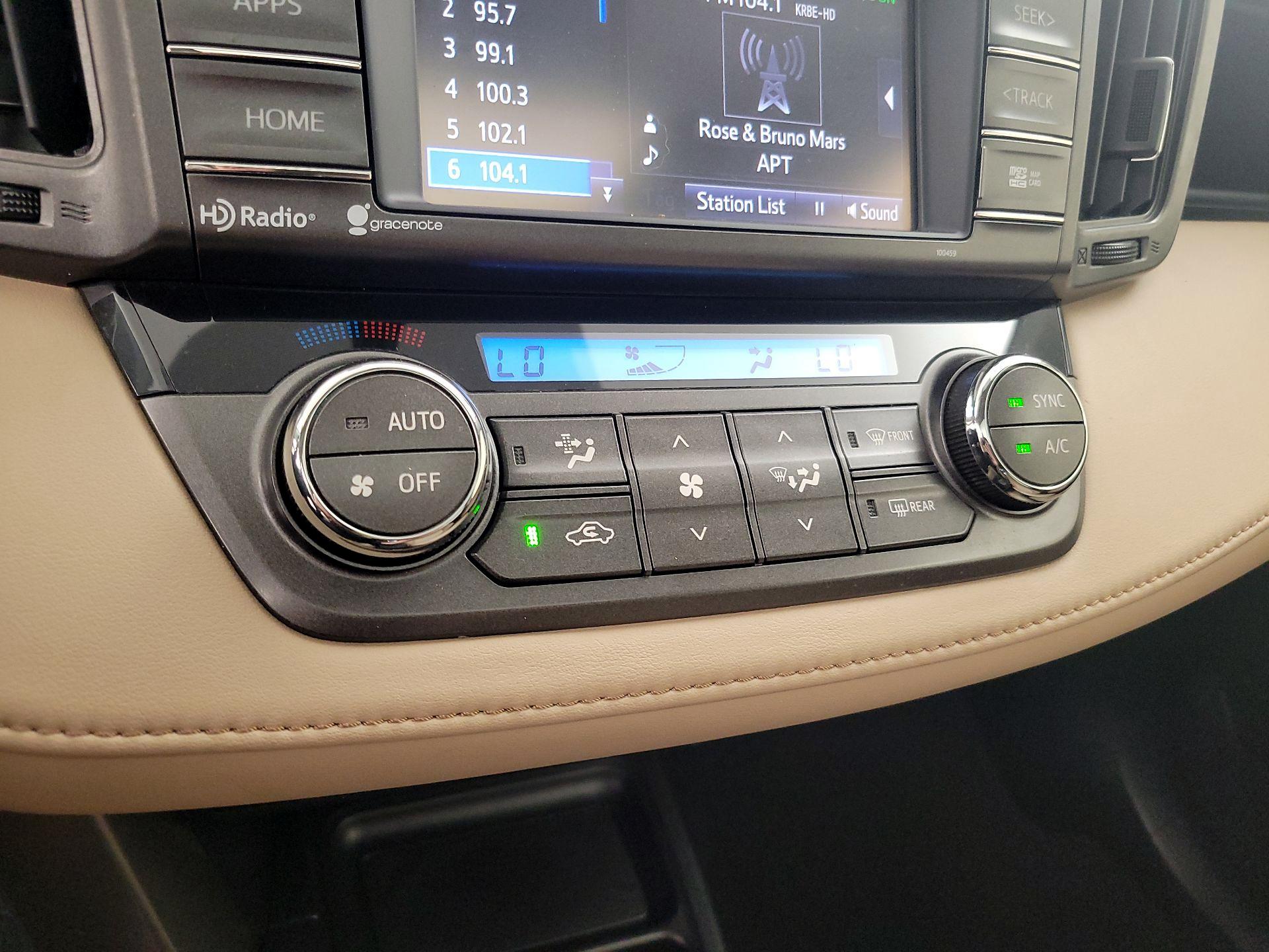 Thumbnail: 2015 Toyota RAV4 - 17