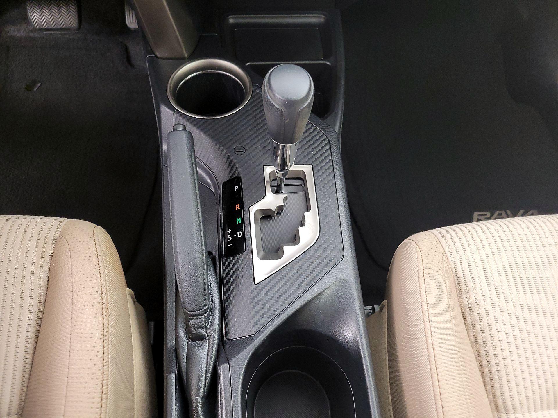 Thumbnail: 2015 Toyota RAV4 - 18
