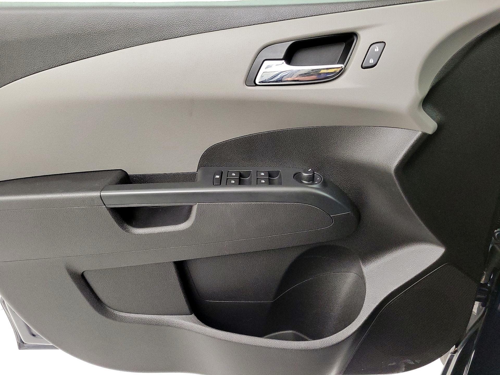 Thumbnail: 2015 Chevrolet Sonic - 12