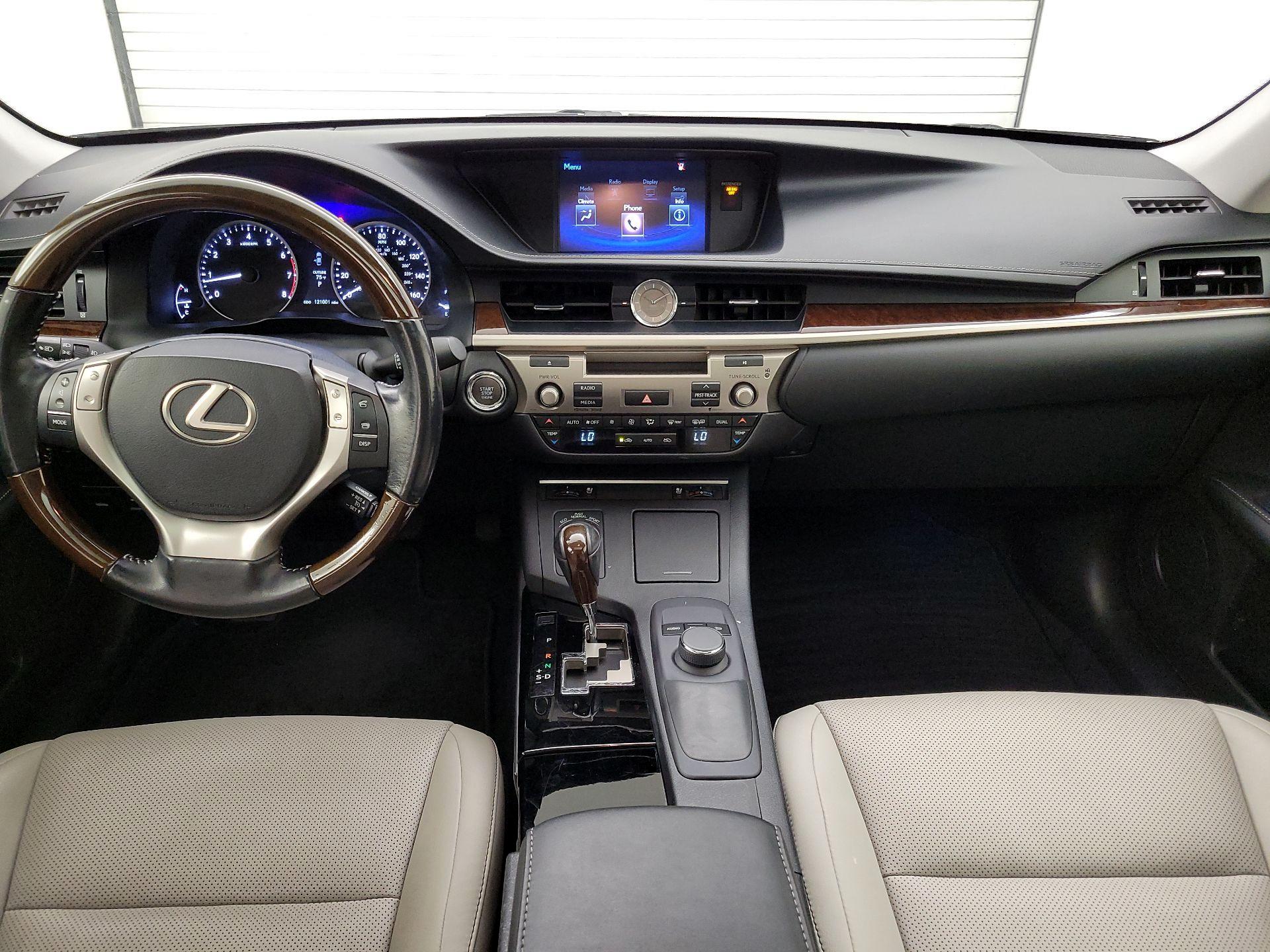 Thumbnail: 2015 Lexus ES - 9