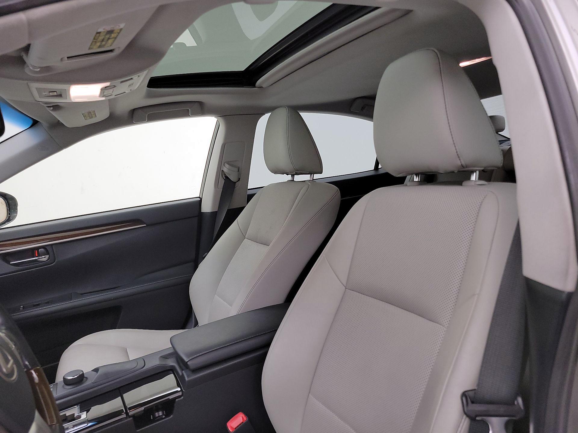 Thumbnail: 2015 Lexus ES - 19