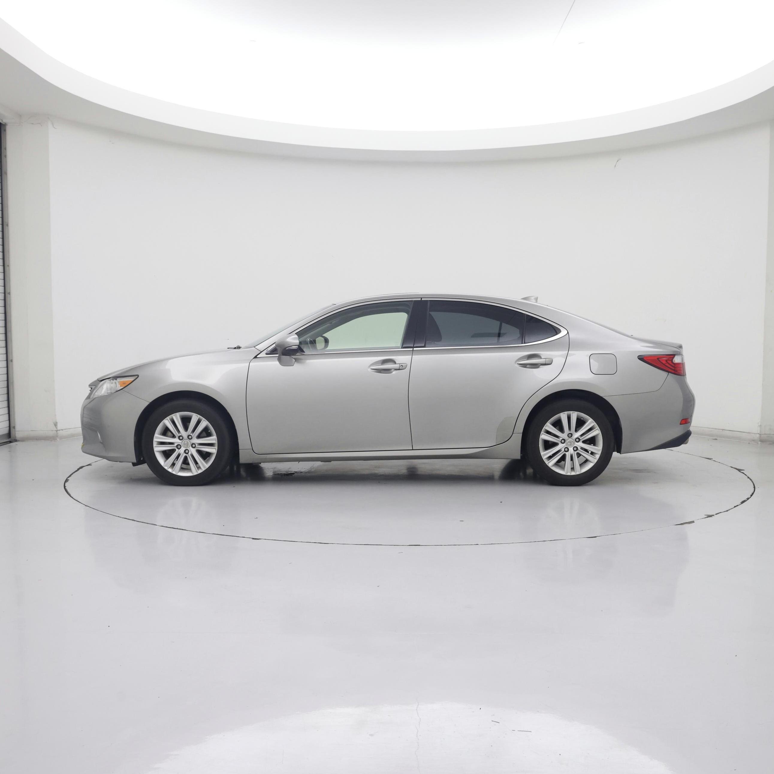 Thumbnail: 2015 Lexus ES - 3