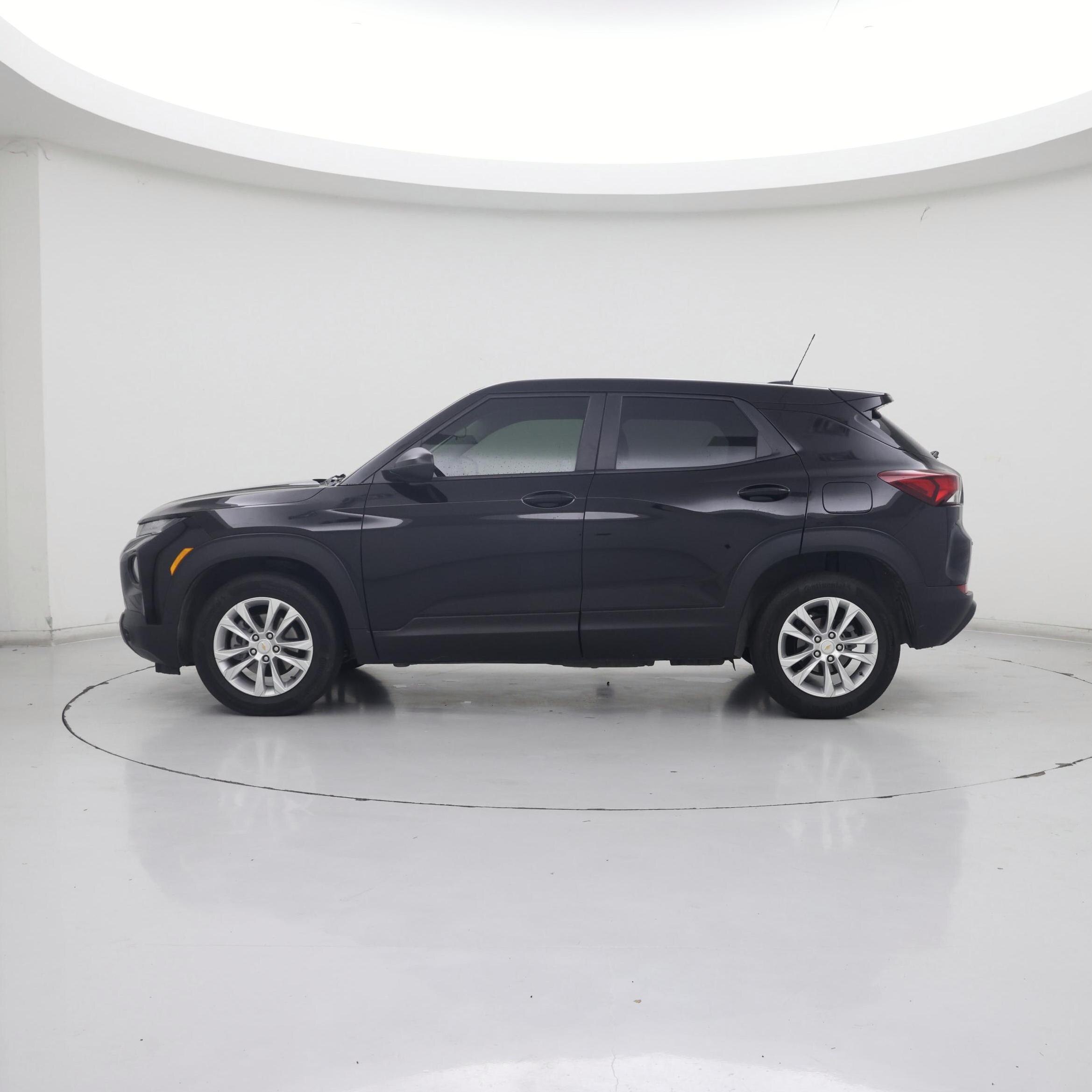 Thumbnail: 2023 Chevrolet TrailBlazer - 3