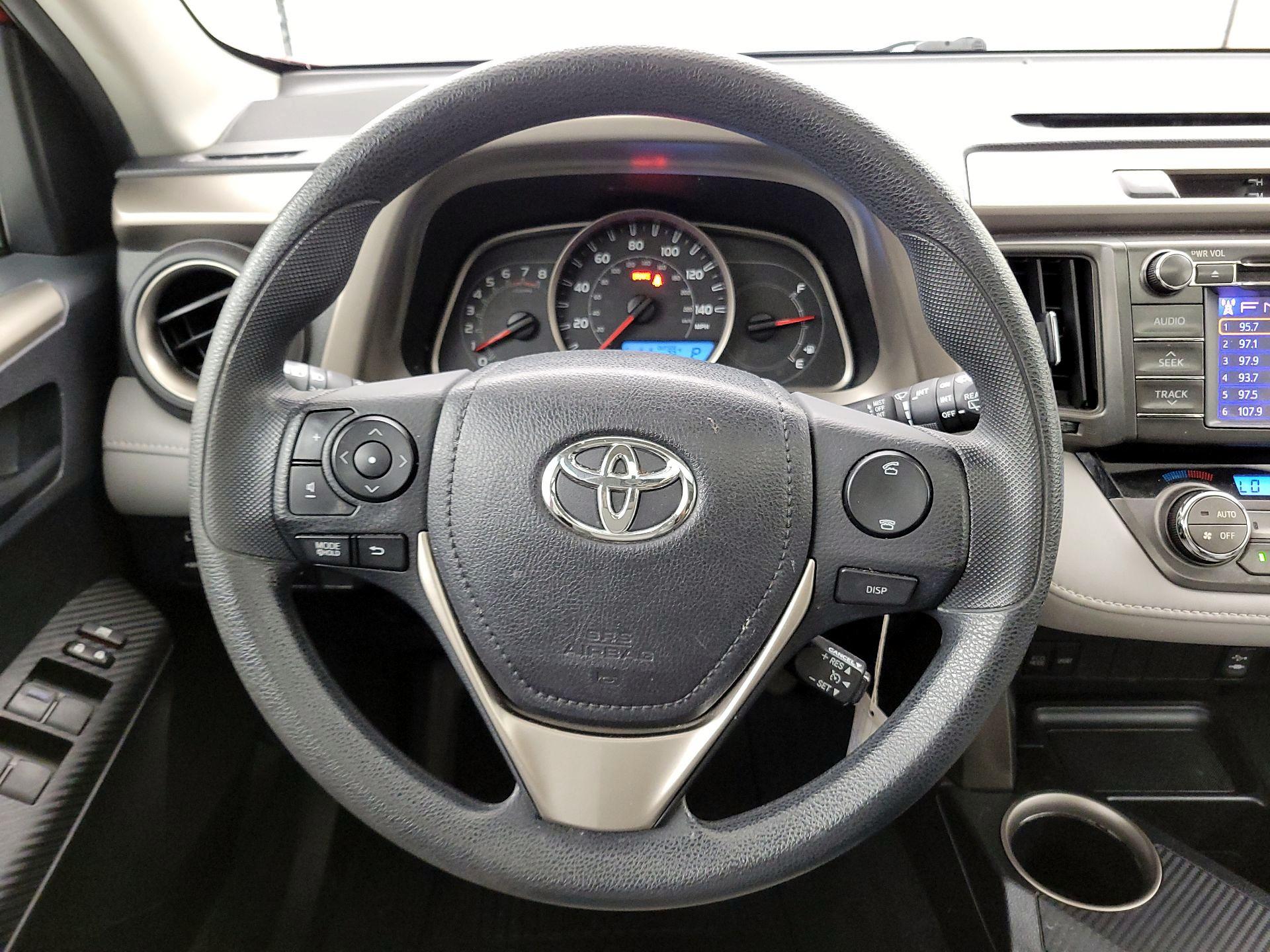 Thumbnail: 2013 Toyota RAV4 - 10