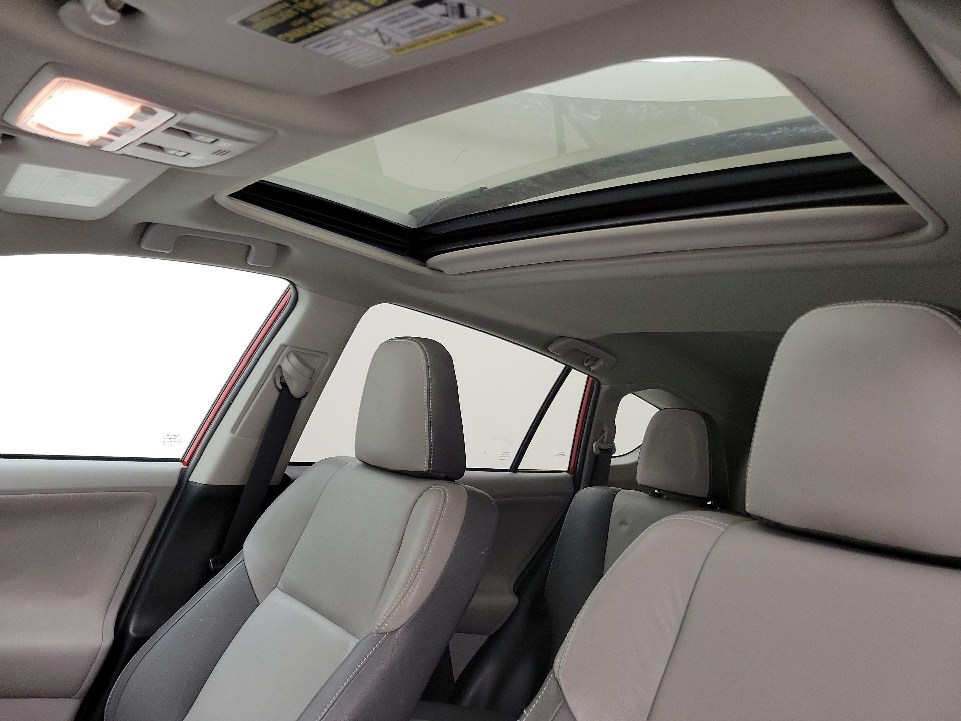 Thumbnail: 2013 Toyota RAV4 - 19