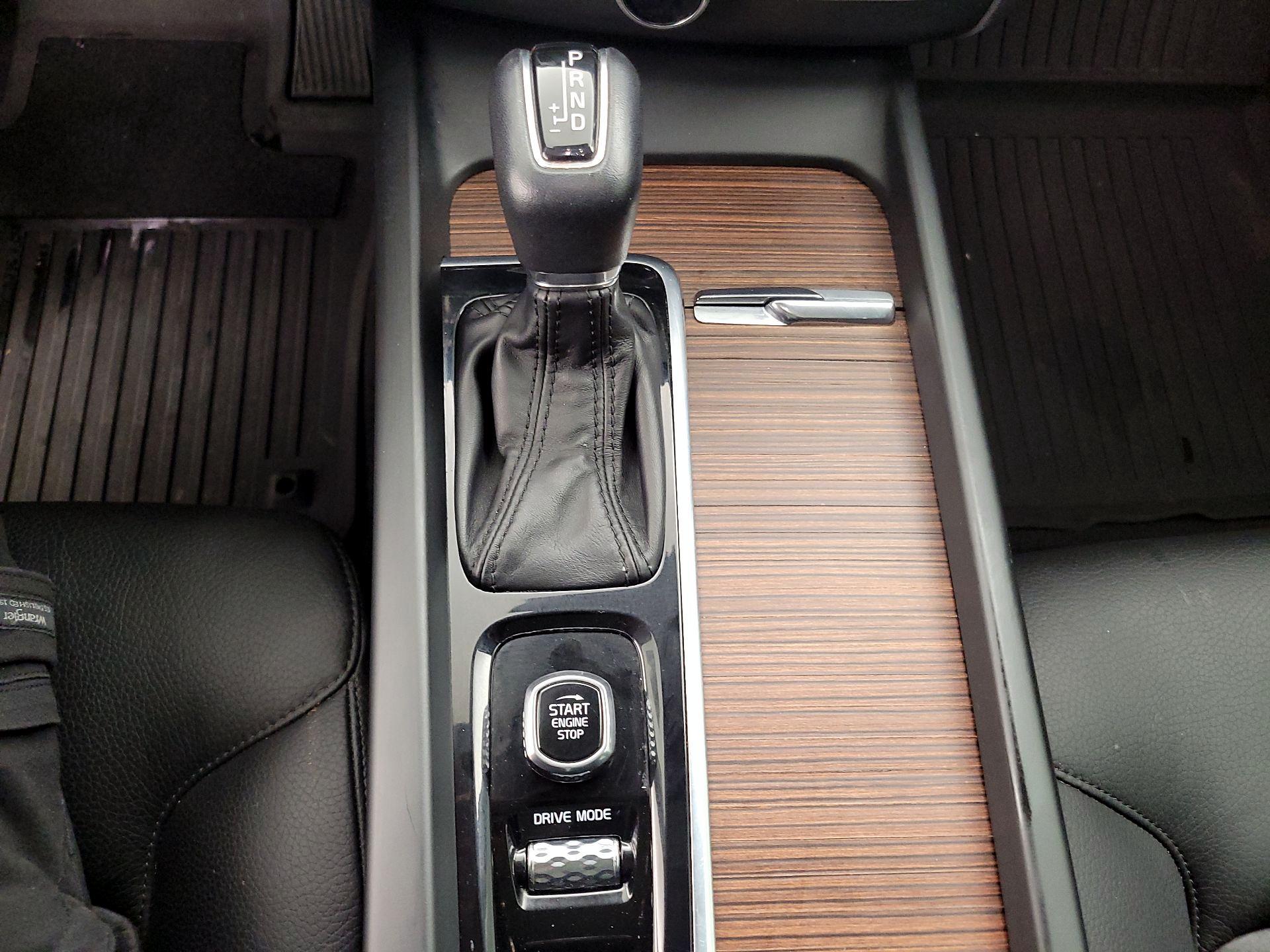 Thumbnail: 2021 Volvo XC60 - 18