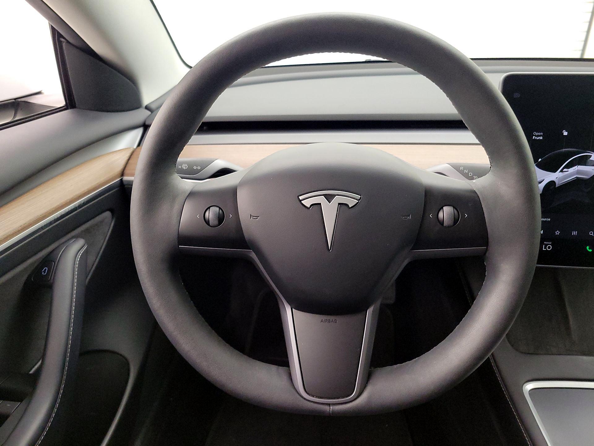 Thumbnail: 2023 Tesla Model 3 - 10