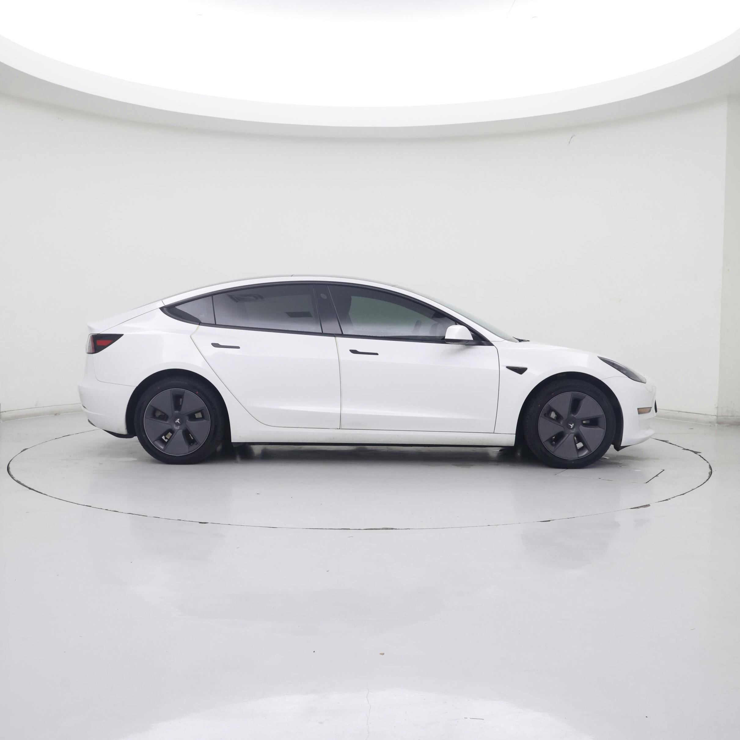 Thumbnail: 2023 Tesla Model 3 - 7